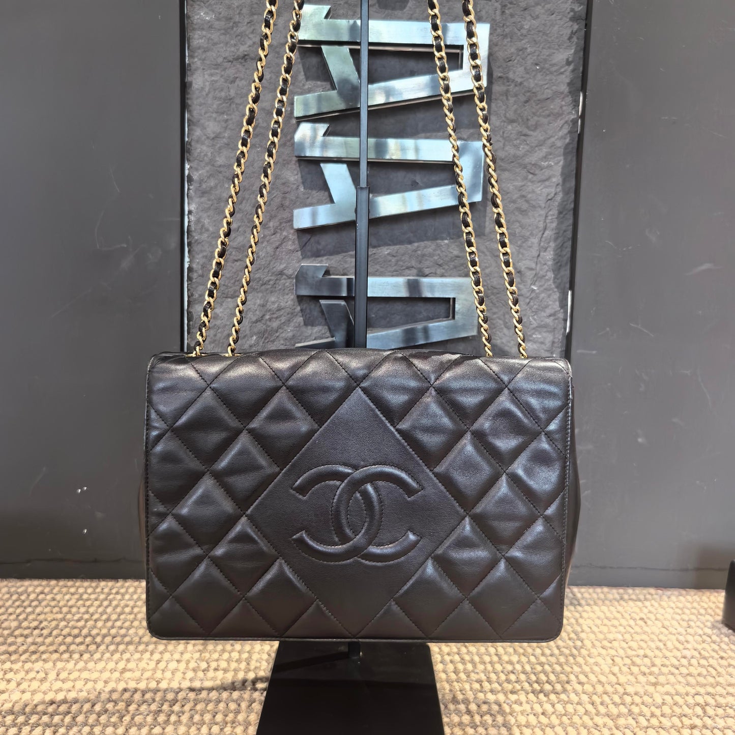 Chanel - Other - Leather - Black - (medium)