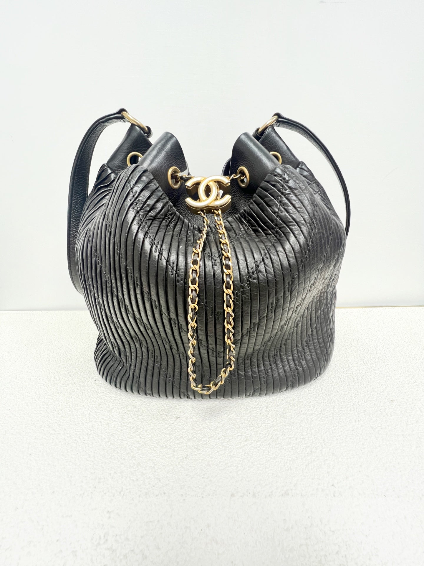 Chanel - Other - Leather - Black - (medium)