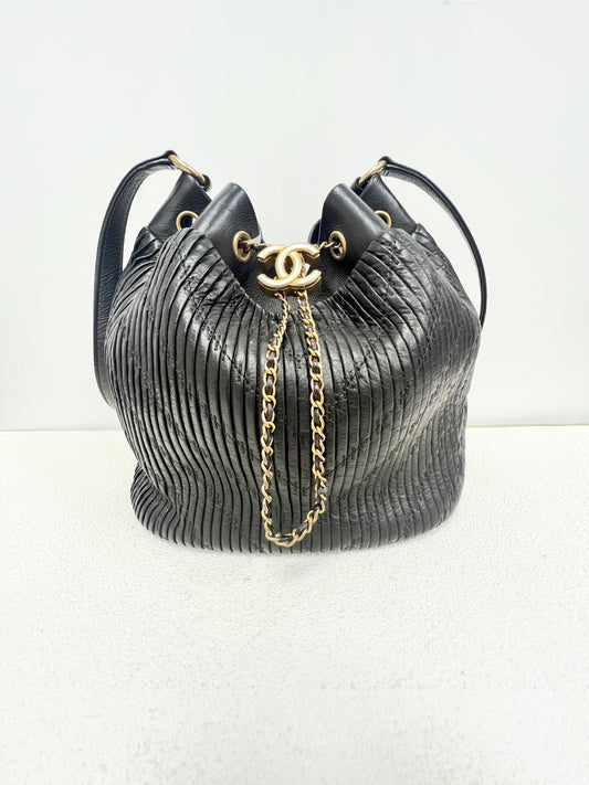 Chanel - Other - Leather - Black - (medium)