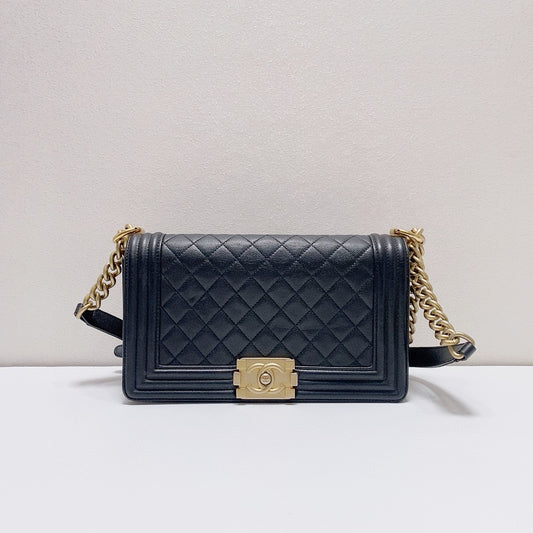 Chanel - Other - Leather - Black - (medium)