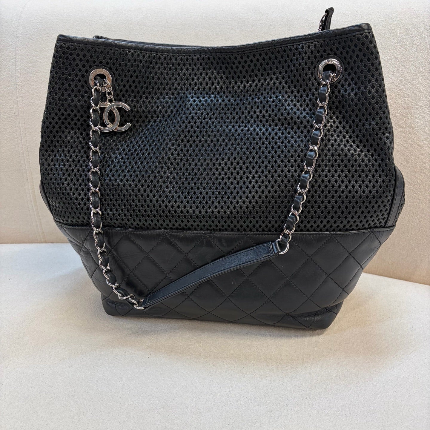 Chanel - Other - Leather - Black - (medium)