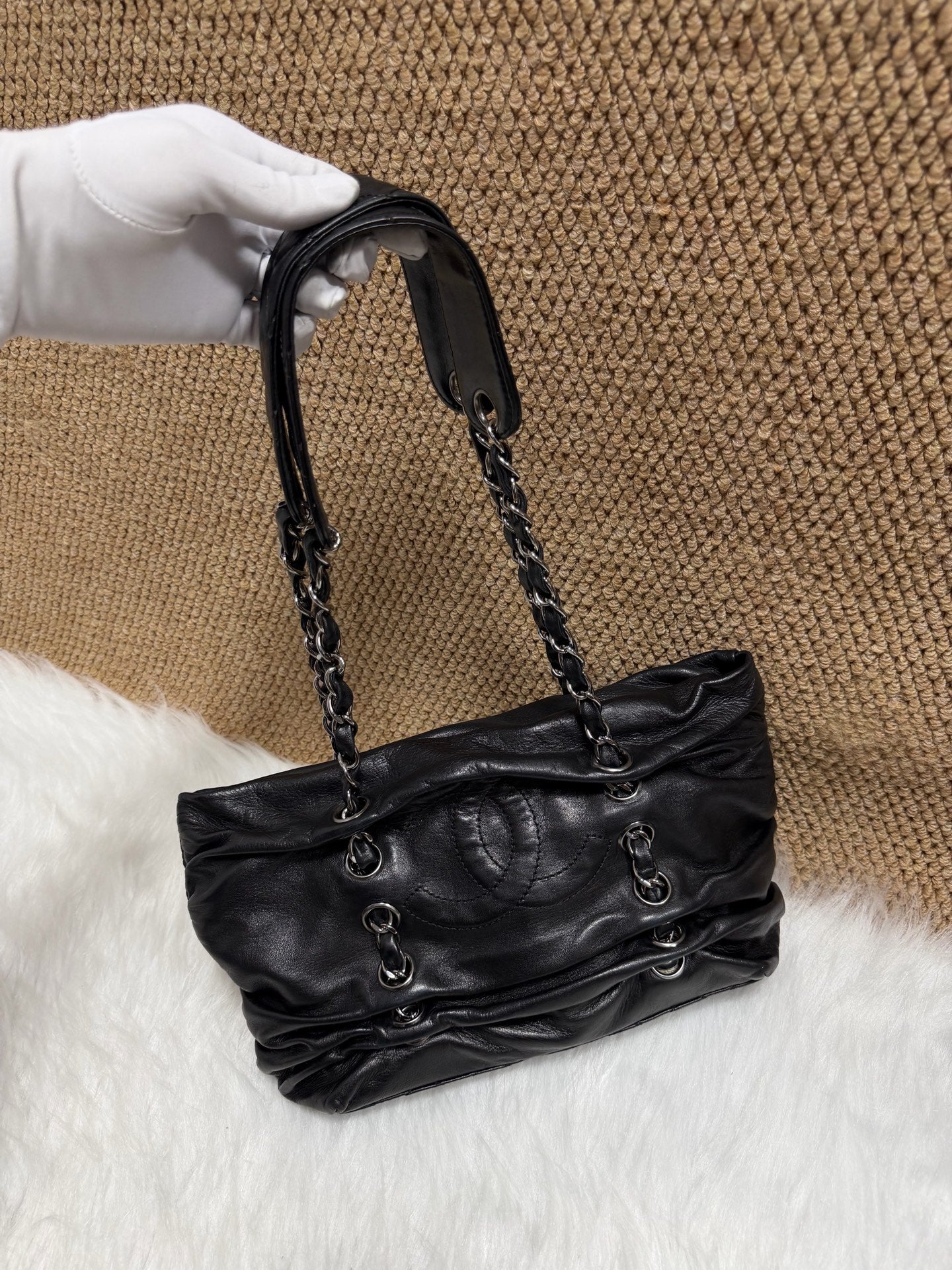 Chanel - Other - Leather - Black - (medium)