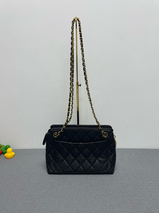Chanel - Other - Leather - Black - (medium)