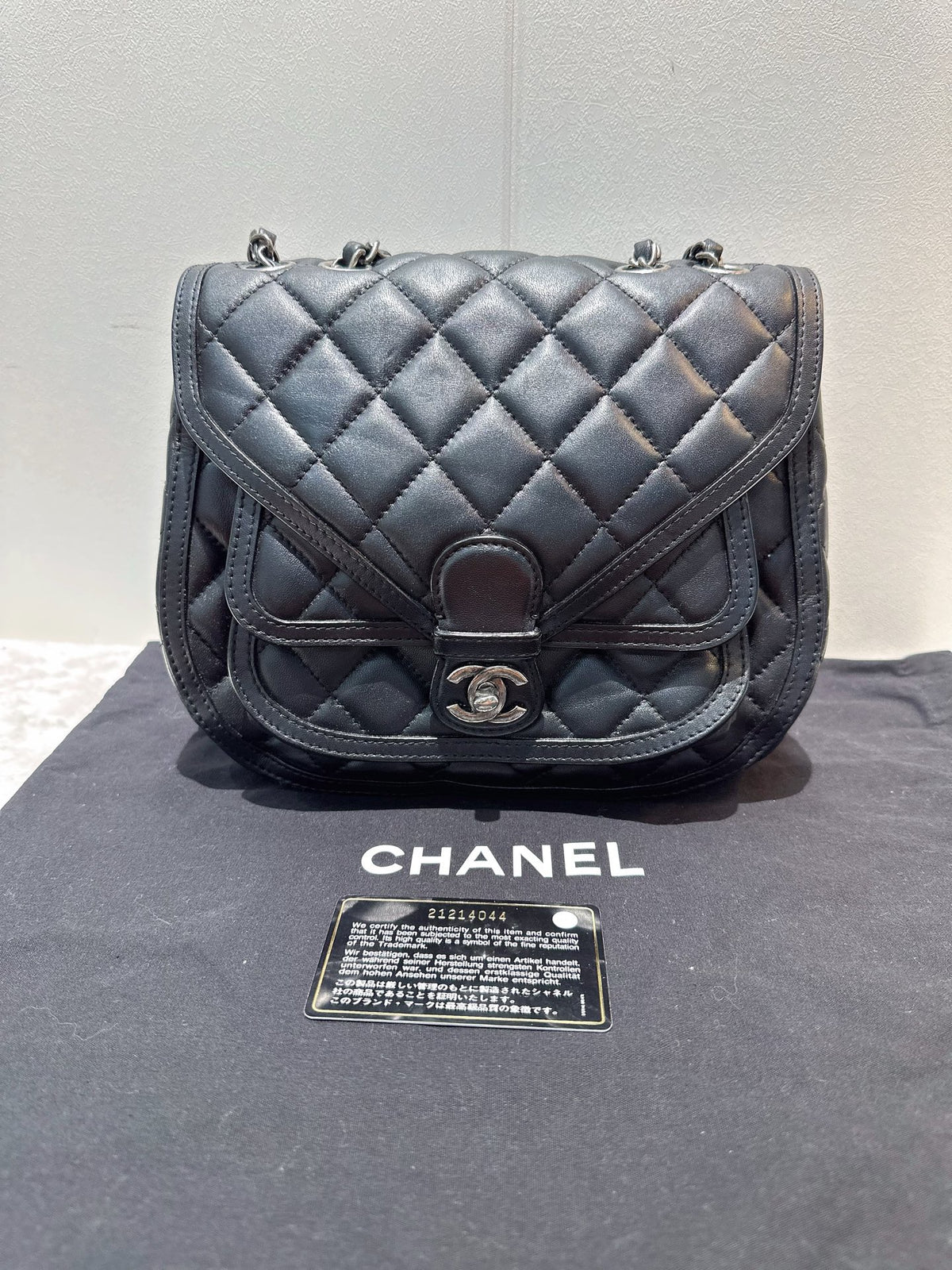 Chanel - Other - Leather - Black - (medium)