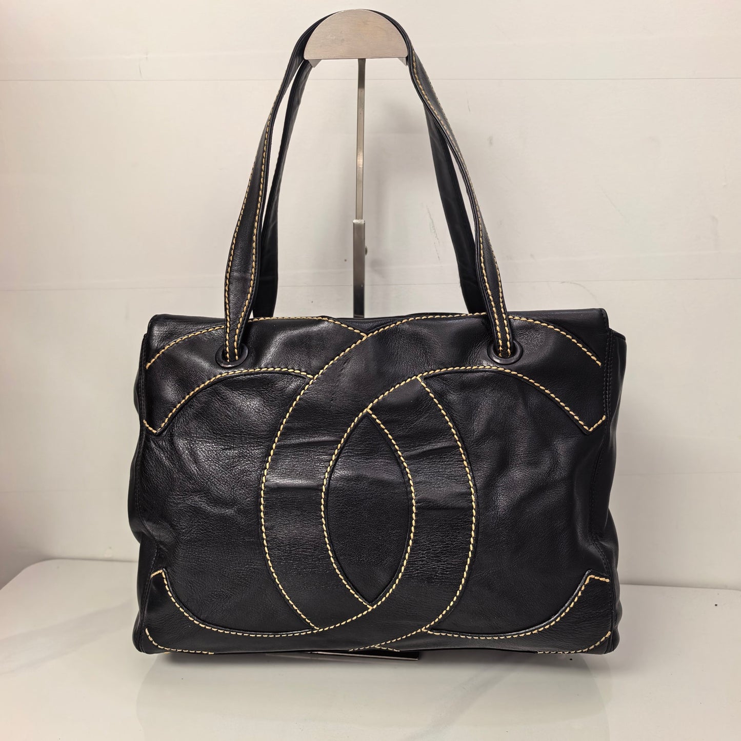 Chanel - Other - Leather - Black - (medium)