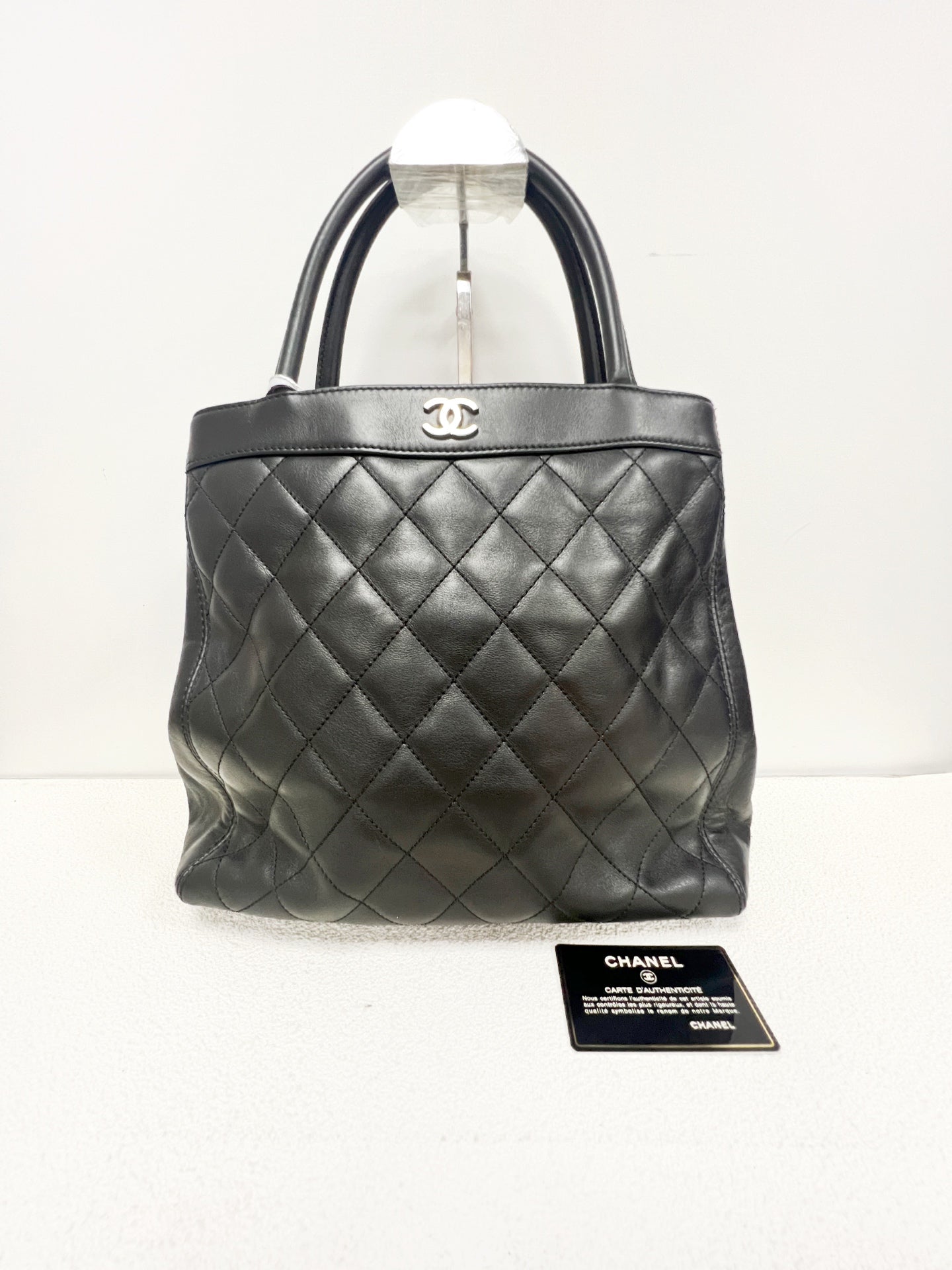 Chanel - Other - Leather - Black - (medium)