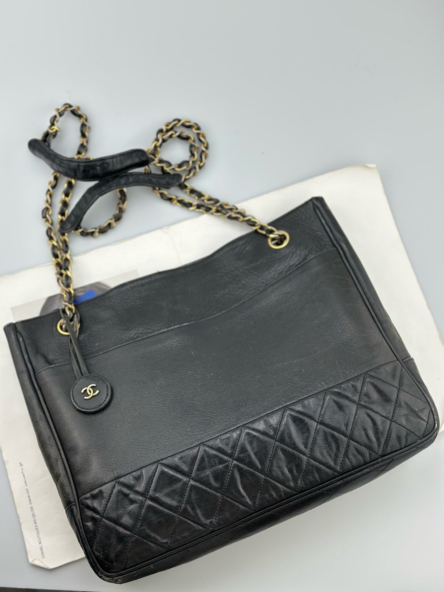 Chanel - Other - Leather - Black - (Medium)