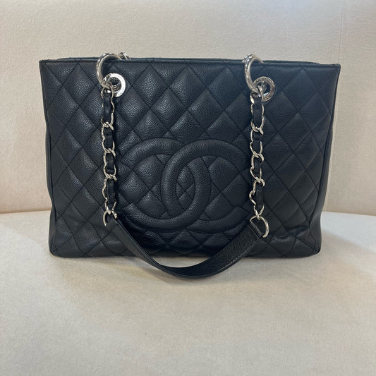 Chanel - Other - Leather - Black - (medium)