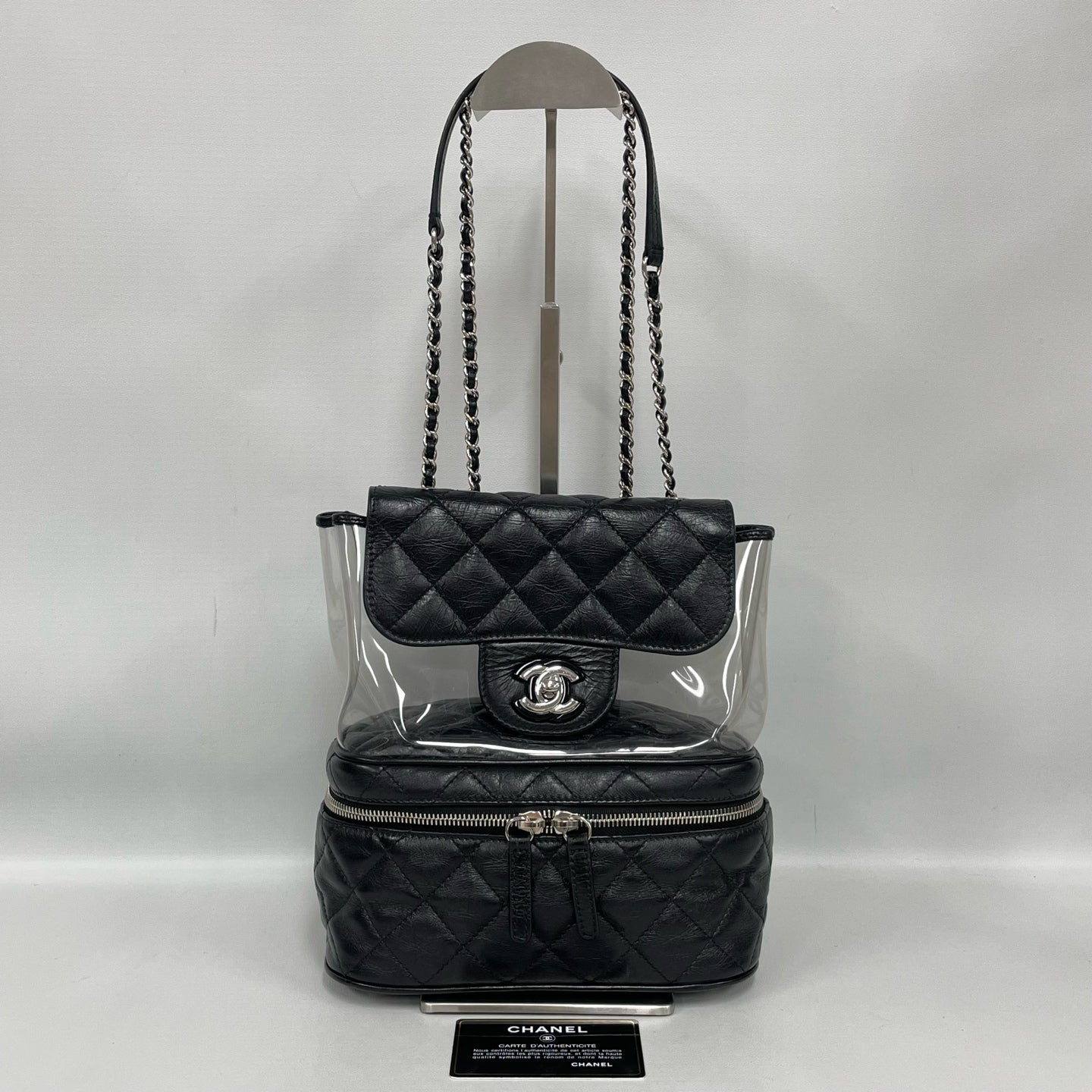 Chanel - Other - Leather - Black - (medium)