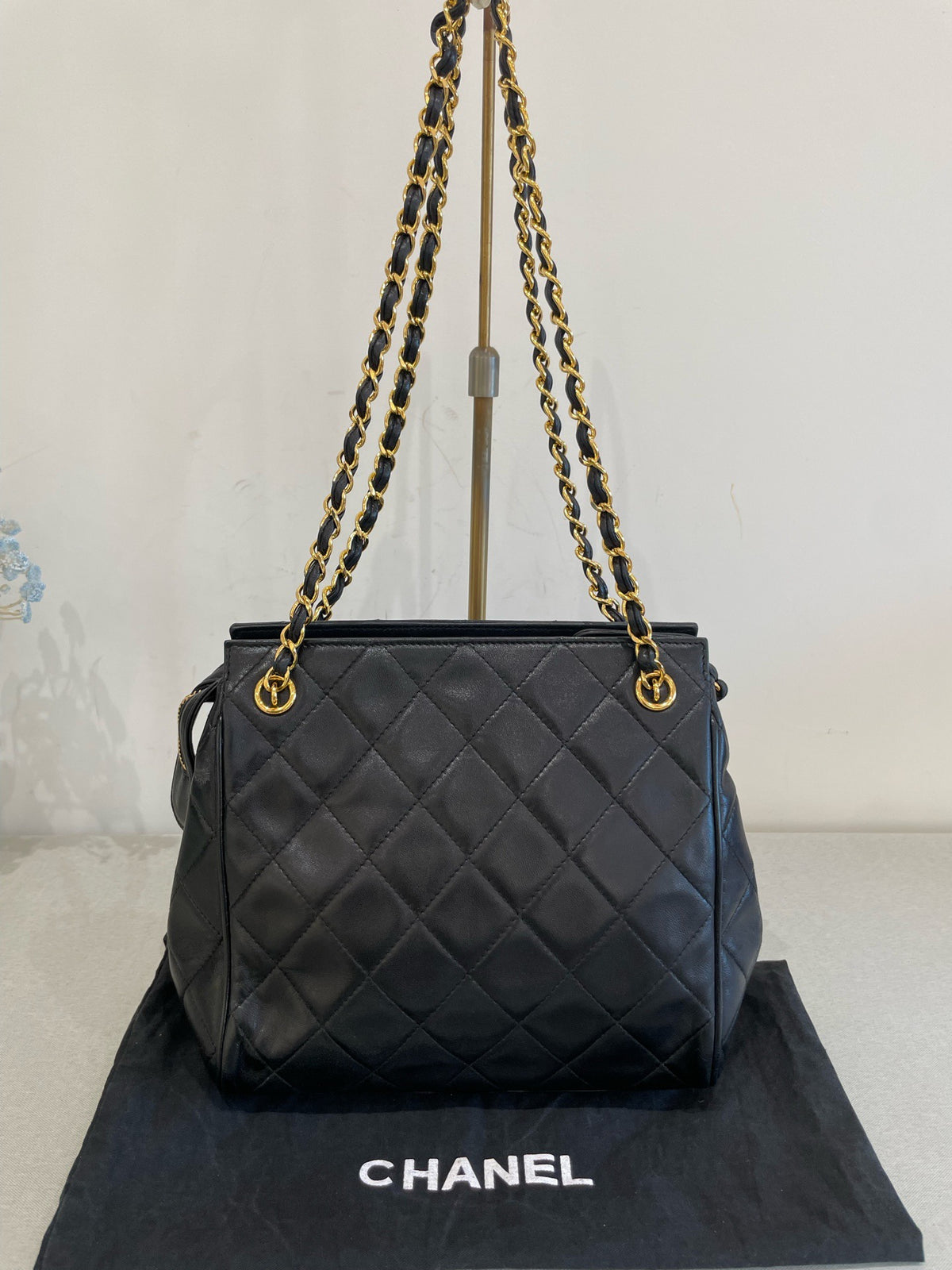 Chanel - Other - Leather - Black - (medium)