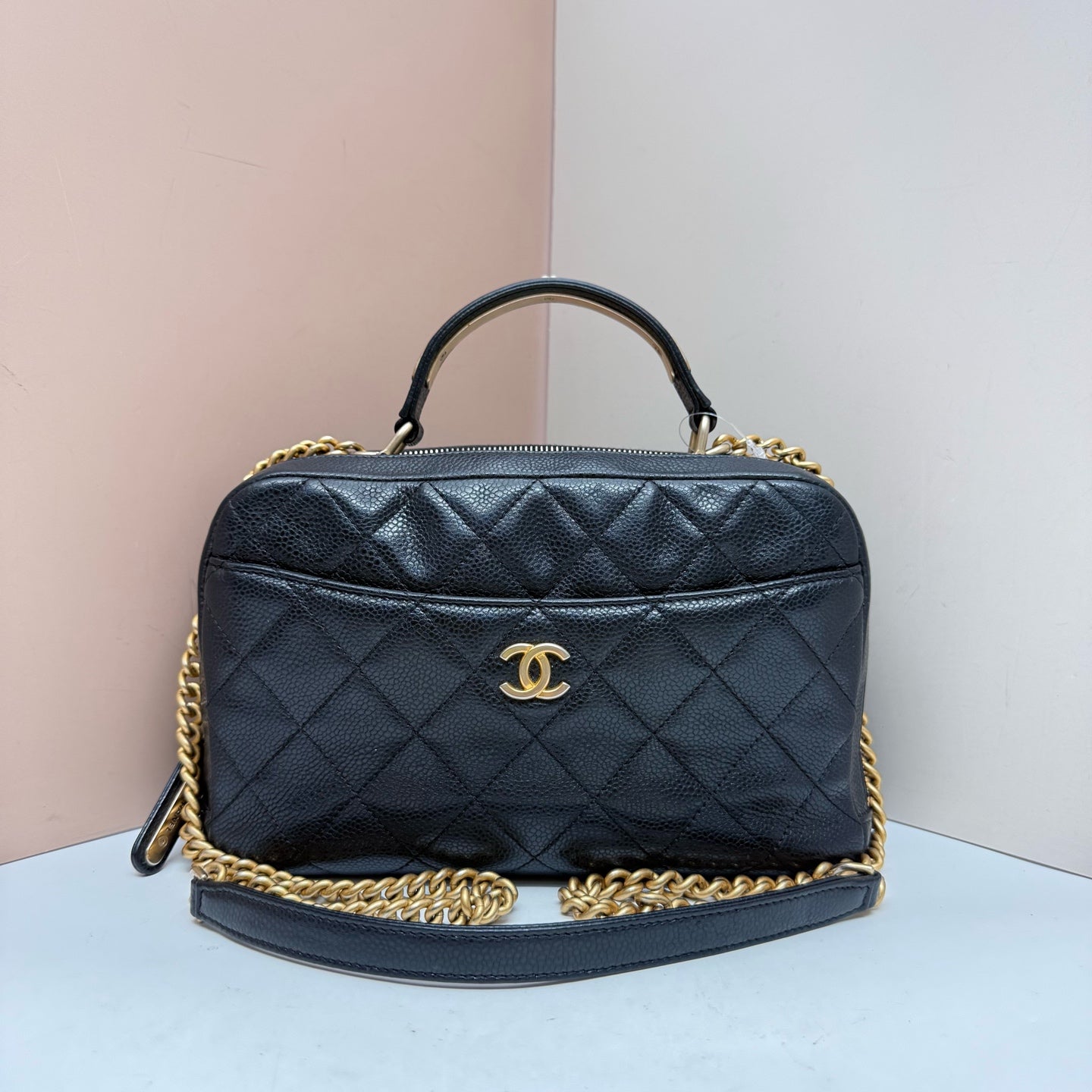 Chanel - Other - Leather - Black - (medium)