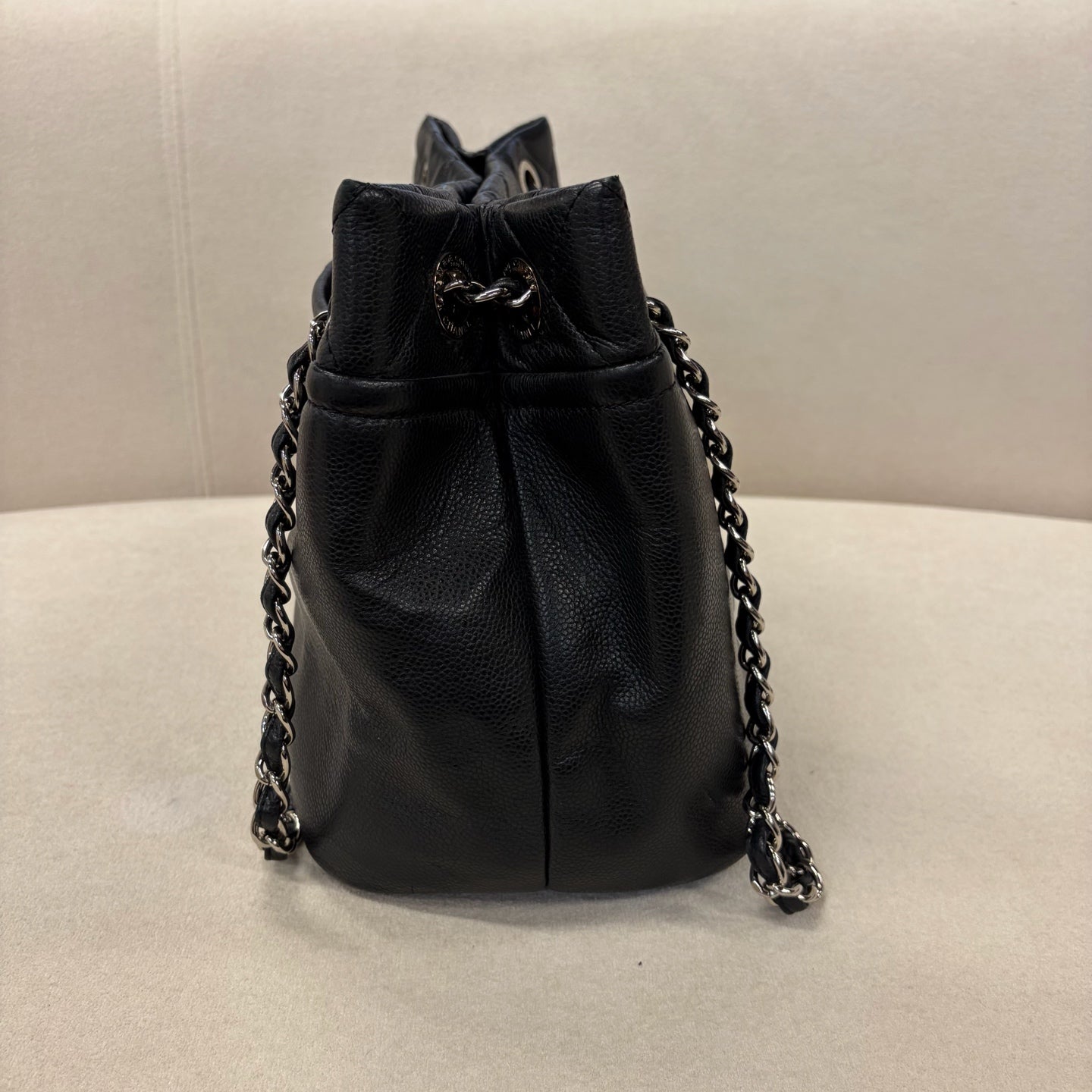 Chanel - Other - Leather - Black - (medium)