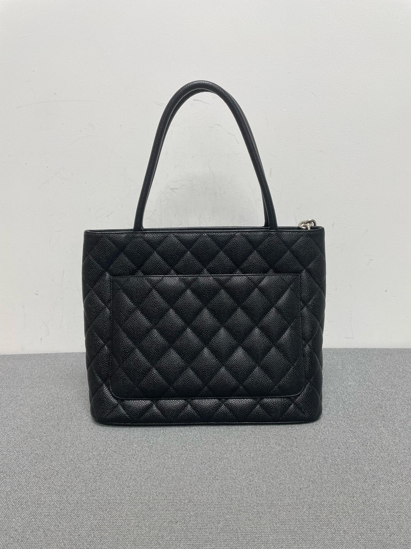 Chanel - Other - Leather - Black - (medium)