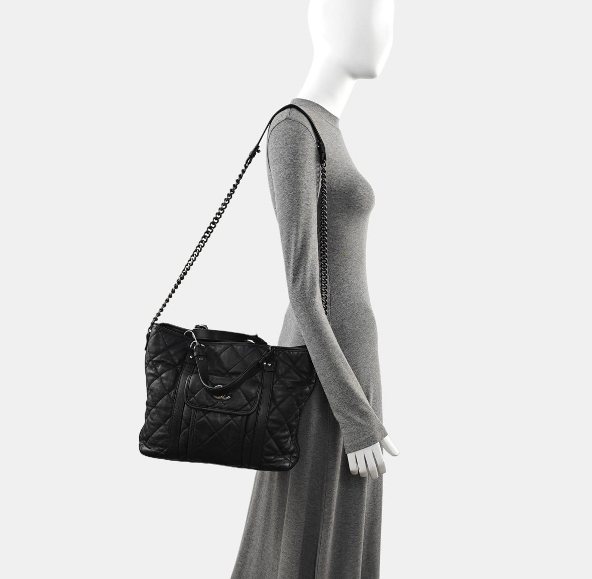Chanel - Other - Leather - Black - (medium)