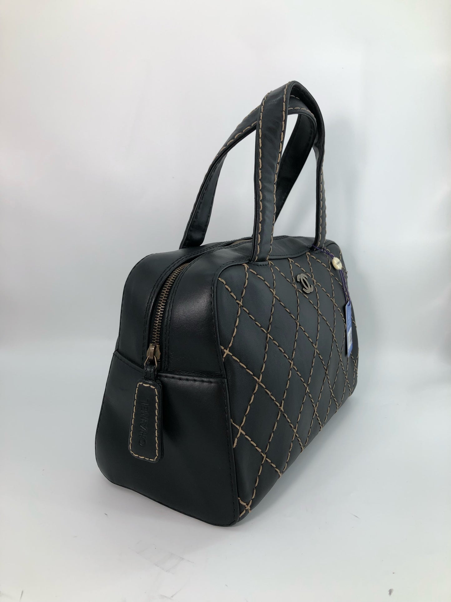 Chanel - Other - Leather - Black - (medium)