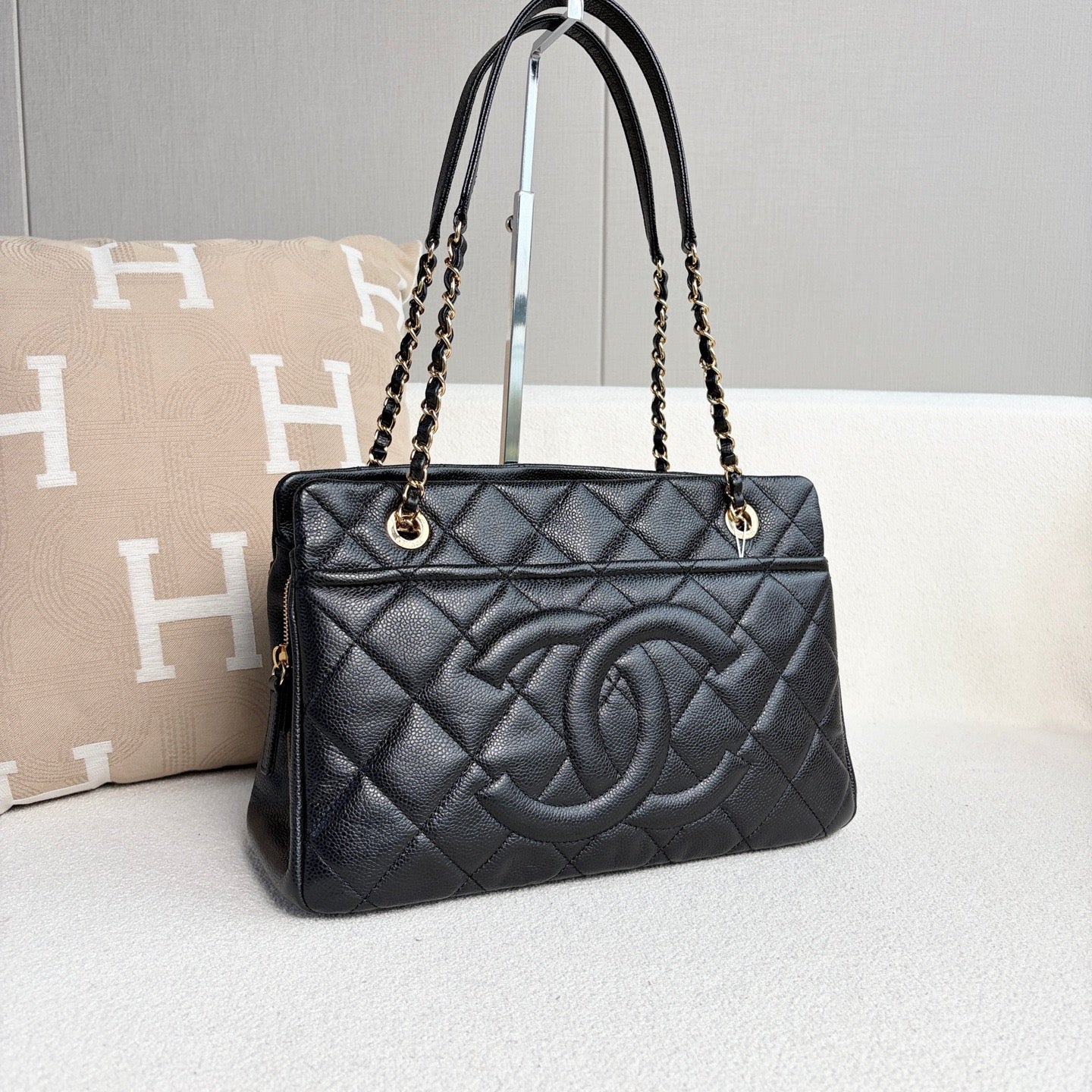 Chanel - Other - Leather - Black - (medium)