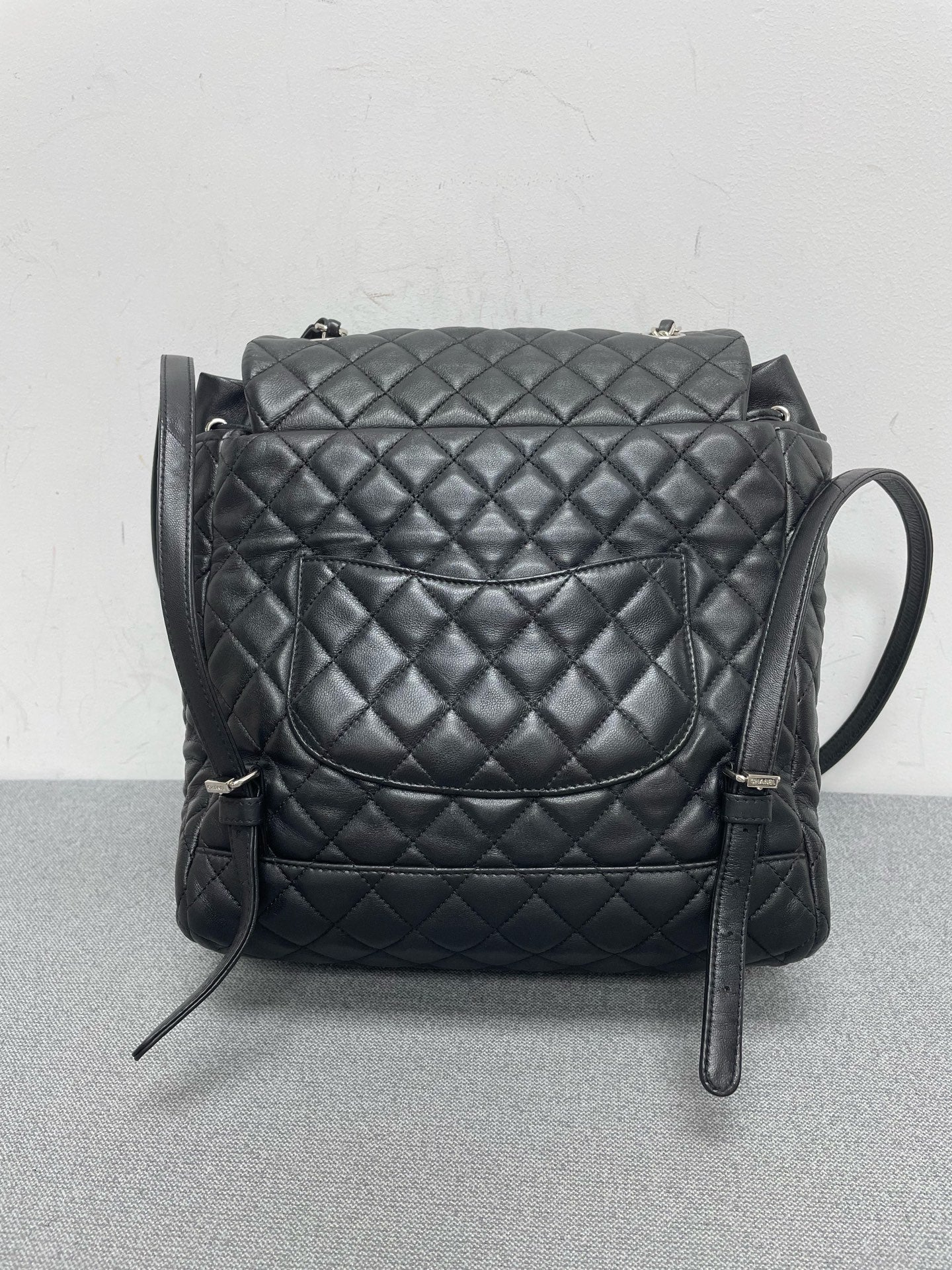 Chanel - Other - Leather - Black - (medium)