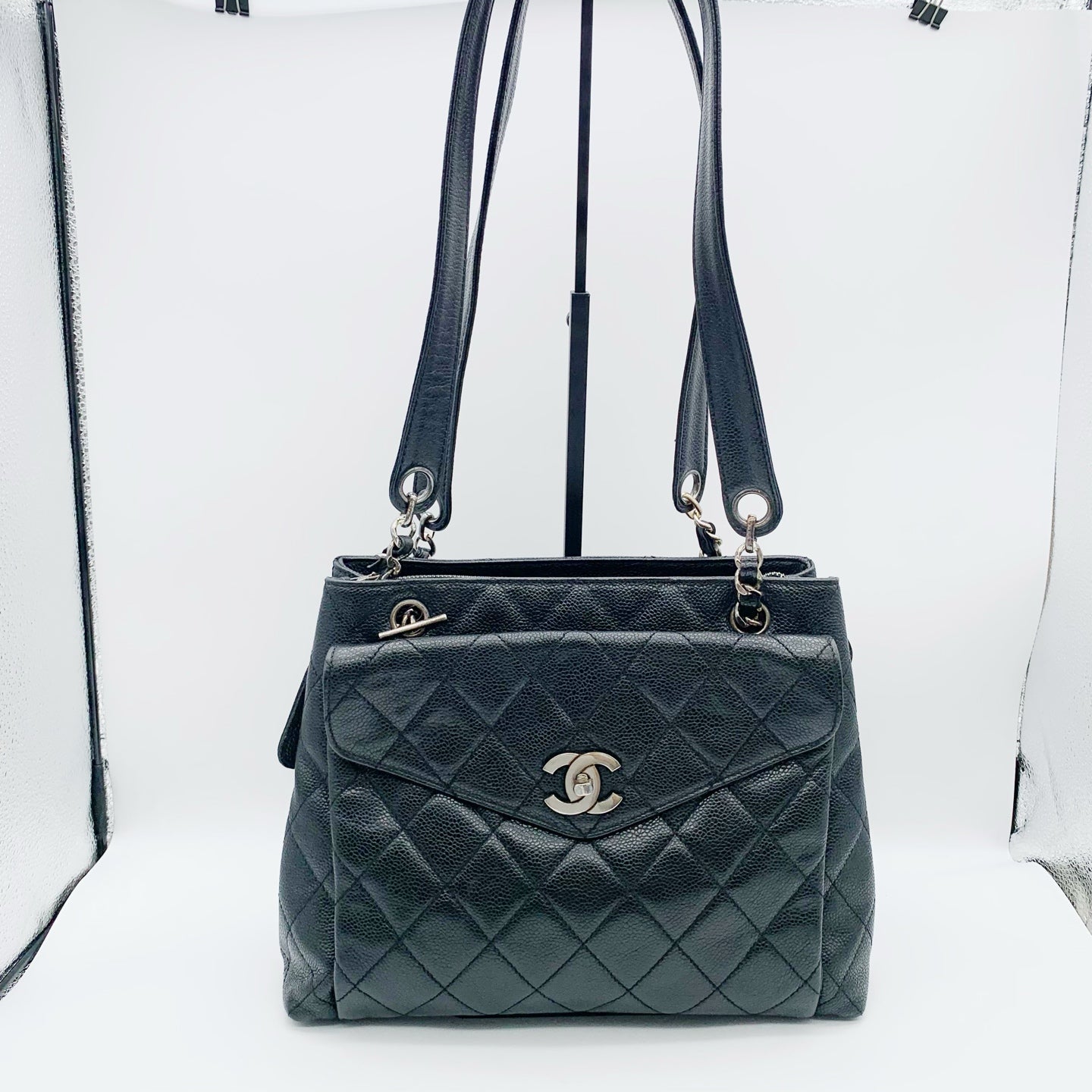 Chanel - Other - Leather - Black - (medium)