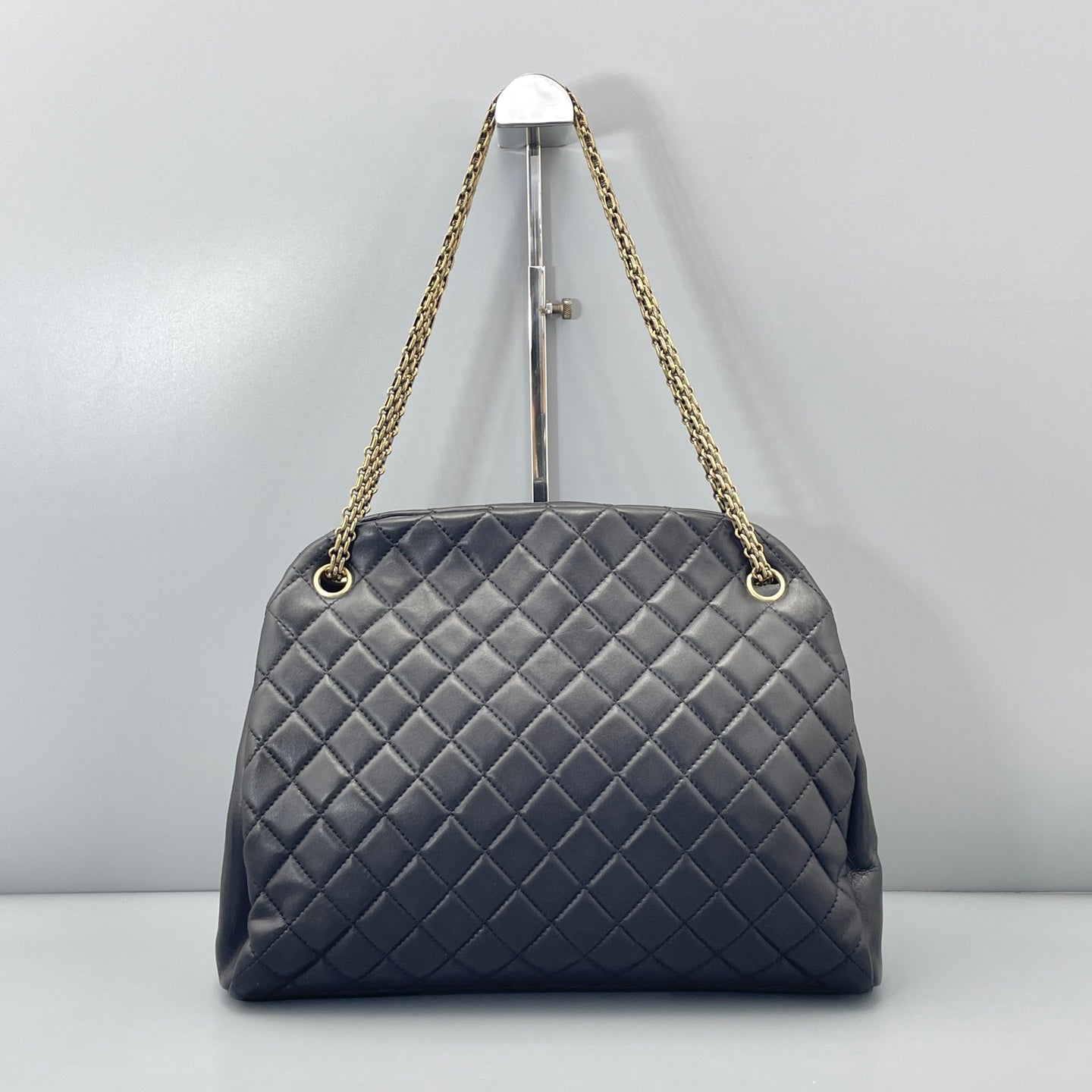 Chanel - Other - Leather - Black - (medium)