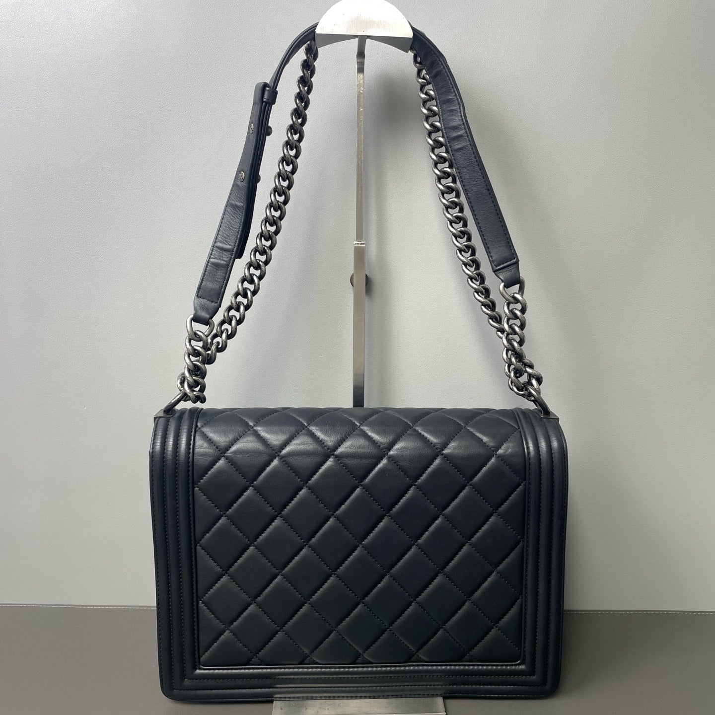 Chanel - Other - Leather - Black - (medium)