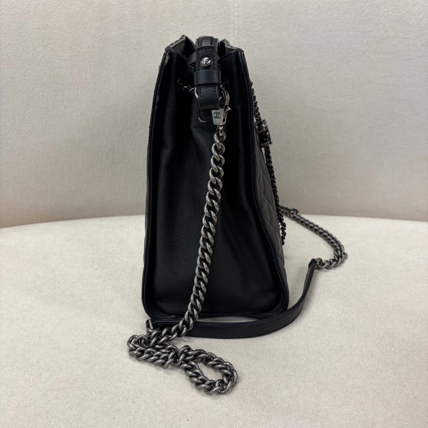 Chanel - Other - Leather - Black - (medium)