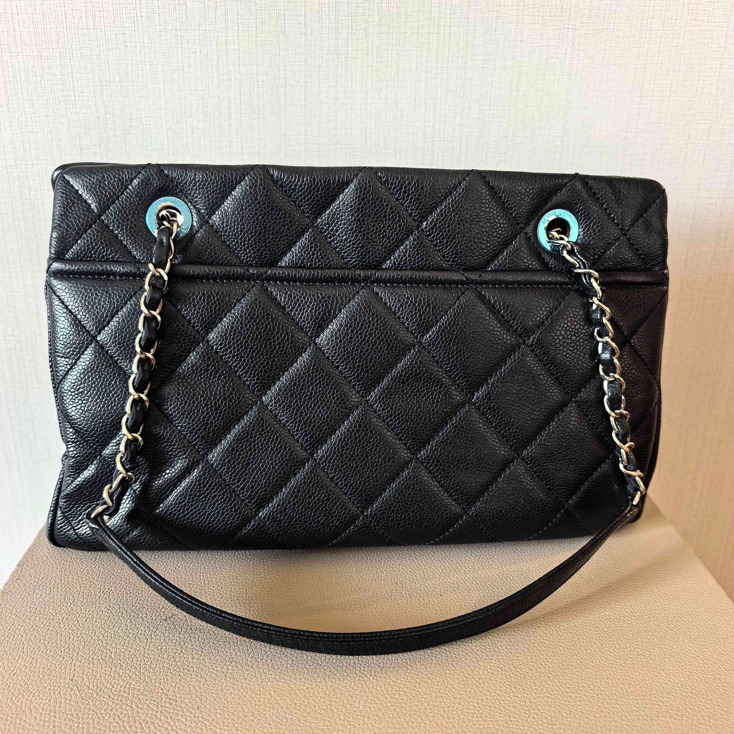 Chanel - Other - Leather - Black - (medium)