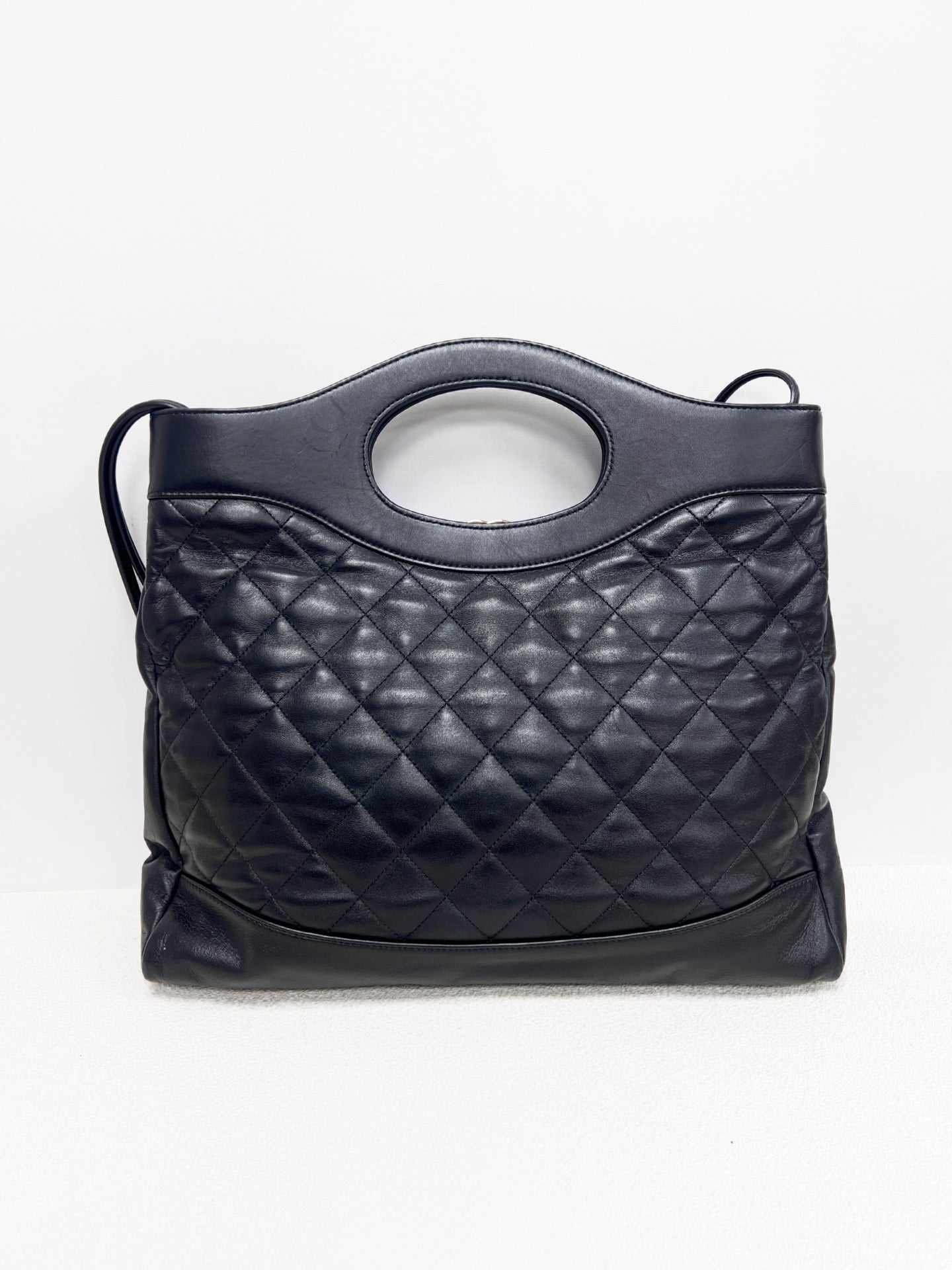 Chanel - Other - Leather - Black - (medium)