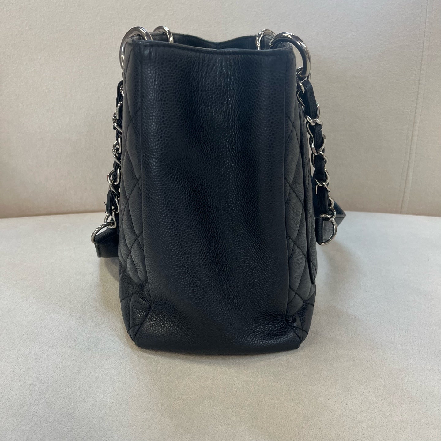 Chanel - Other - Leather - Black - (medium)