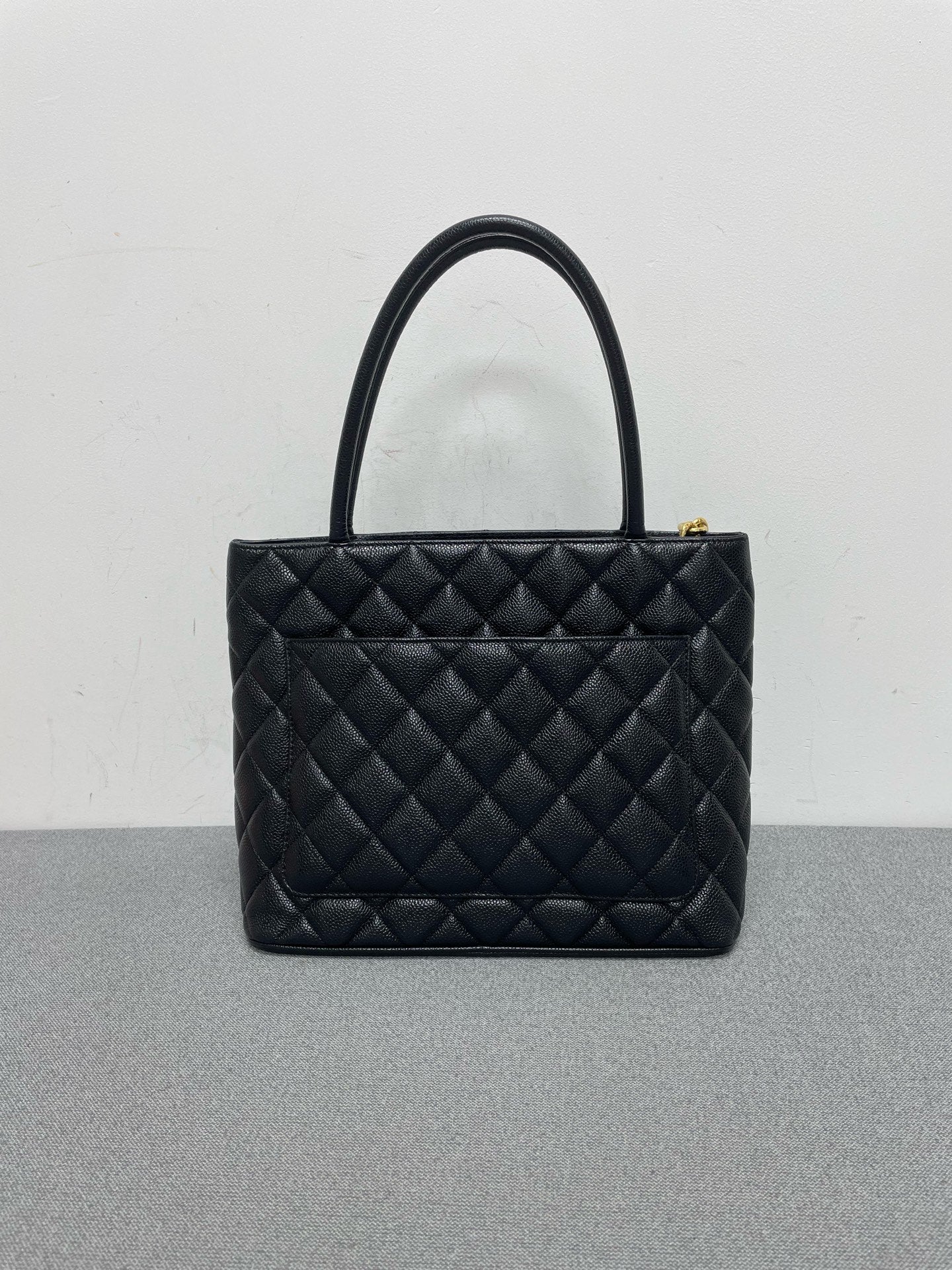 Chanel - Other - Leather - Black - (medium)