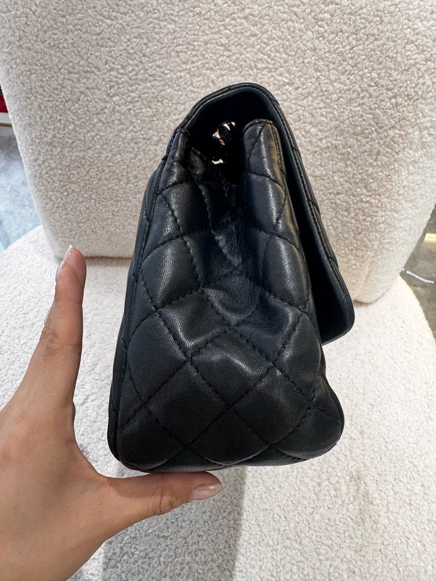 Chanel - Other - Leather - Black - (Medium)