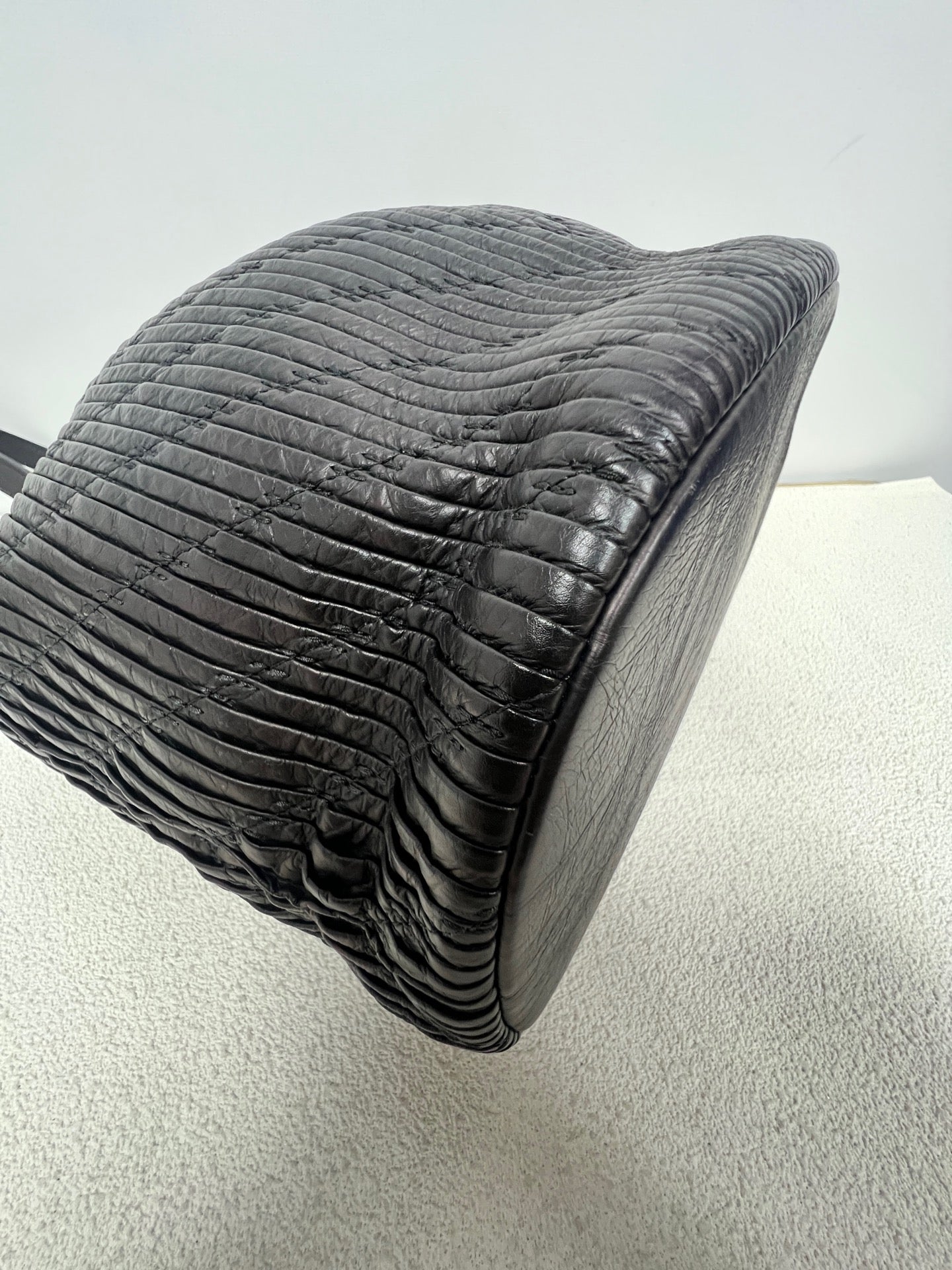Chanel - Other - Leather - Black - (medium)