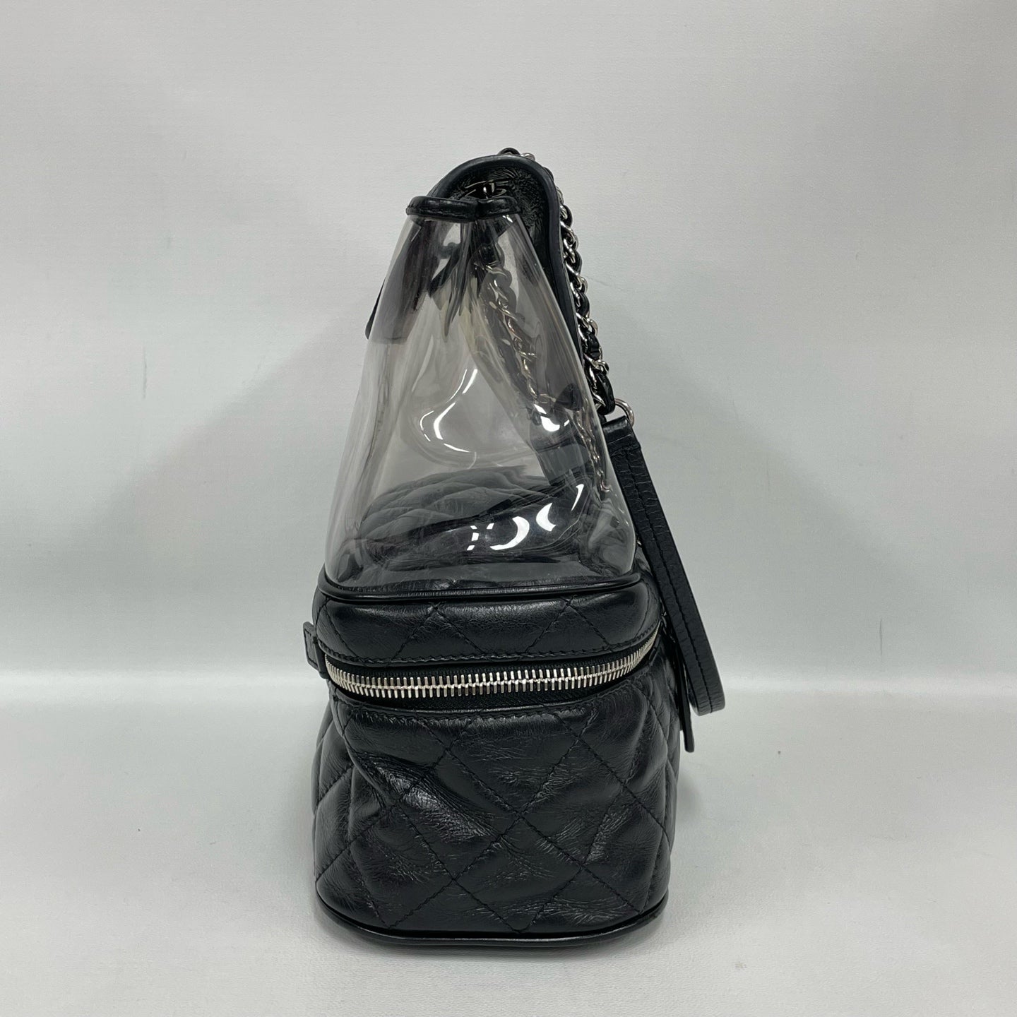 Chanel - Other - Leather - Black - (medium)