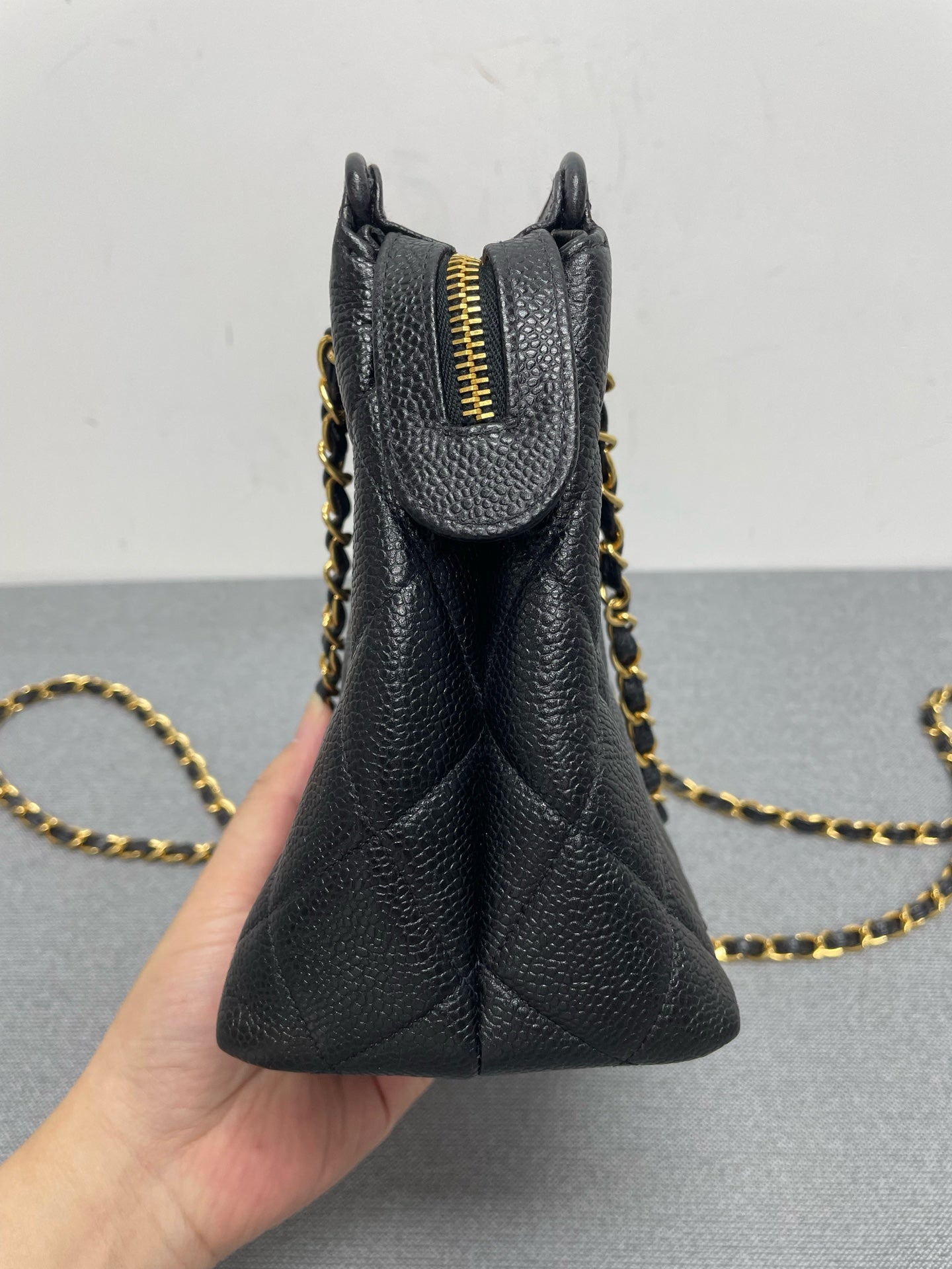 Chanel - Other - Leather - Black - (medium)
