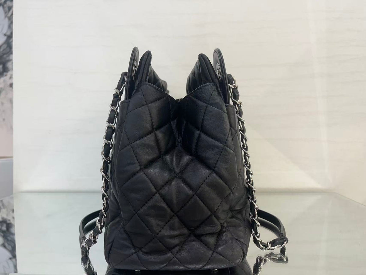 Chanel - Other - Leather - Black - (medium)