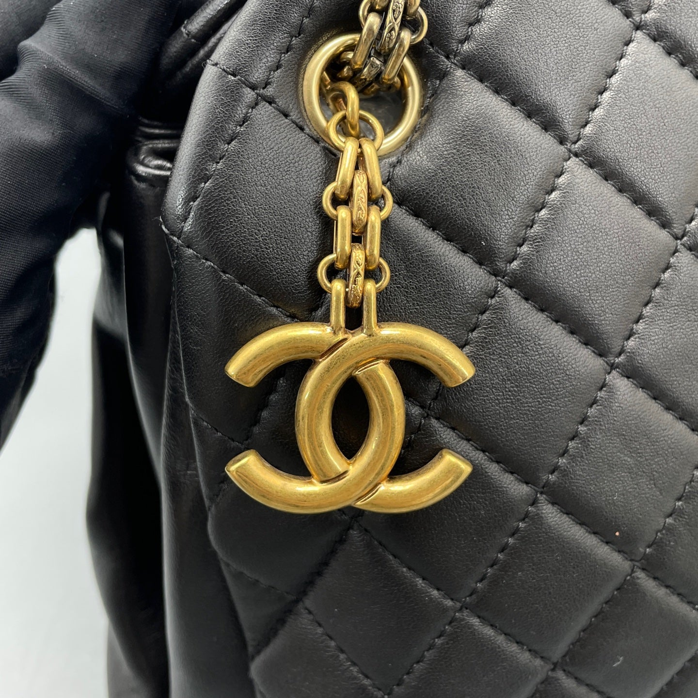 Chanel - Other - Leather - Black - (medium)