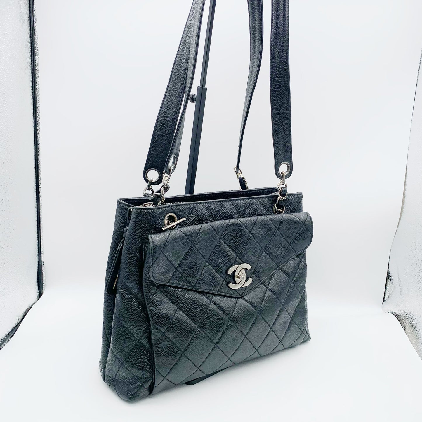Chanel - Other - Leather - Black - (medium)