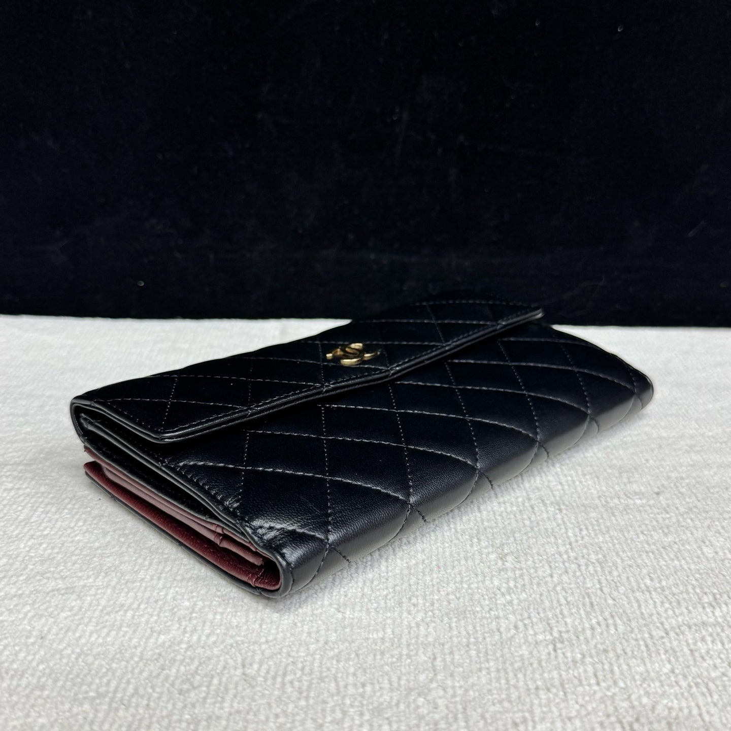 Chanel - Other - Leather - Black - (medium)