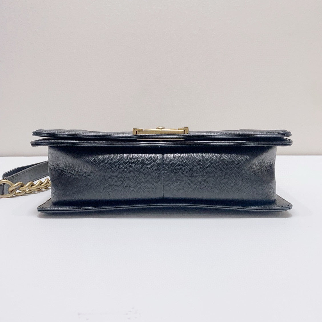 Chanel - Other - Leather - Black - (medium)
