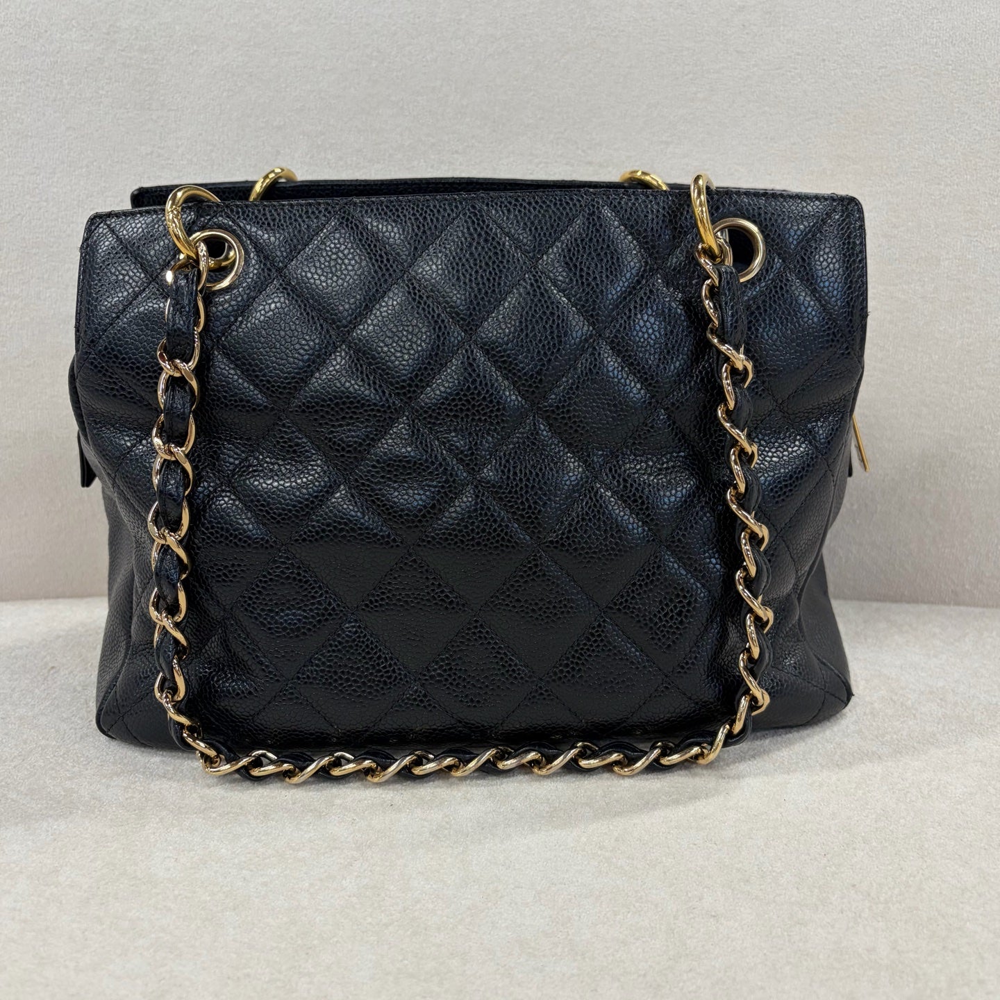 Chanel - Other - Leather - Black - (medium)