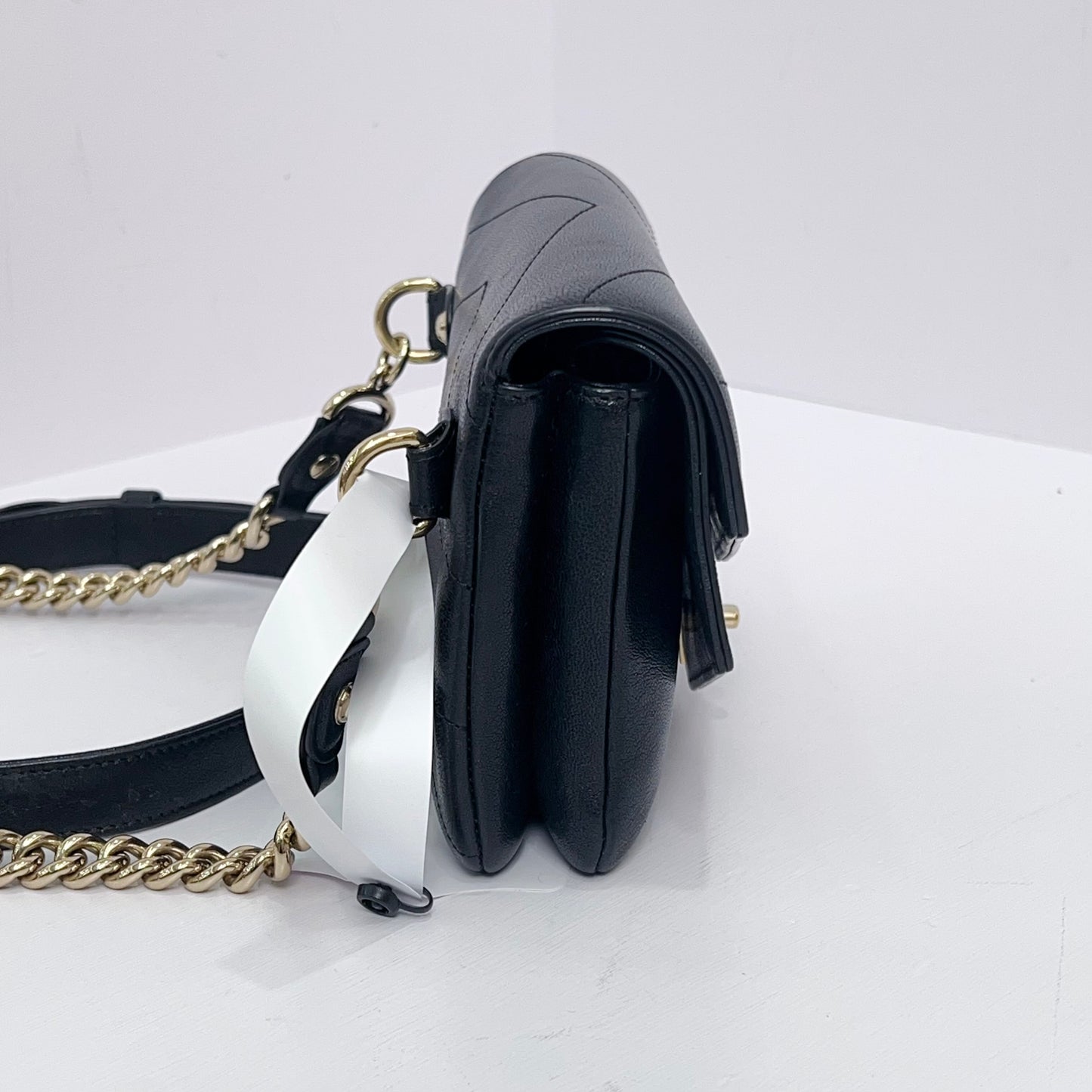 Chanel - Other - Leather - Black - (medium)