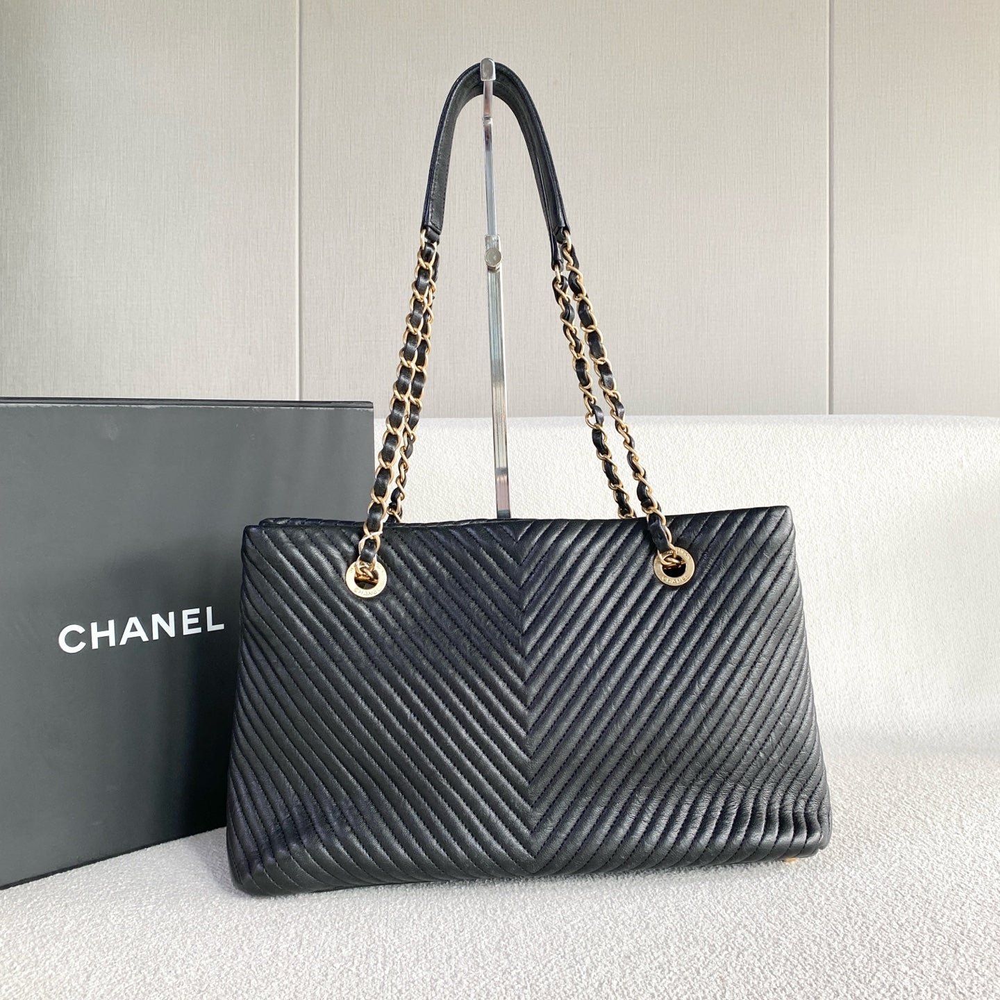 Chanel - Other - Leather - Black - (medium)