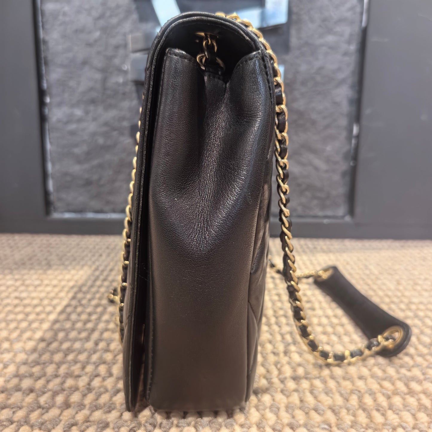 Chanel - Other - Leather - Black - (medium)