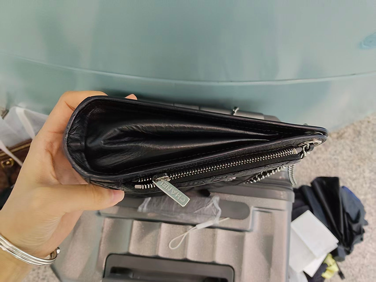 Chanel - Other - Leather - Black - (medium)