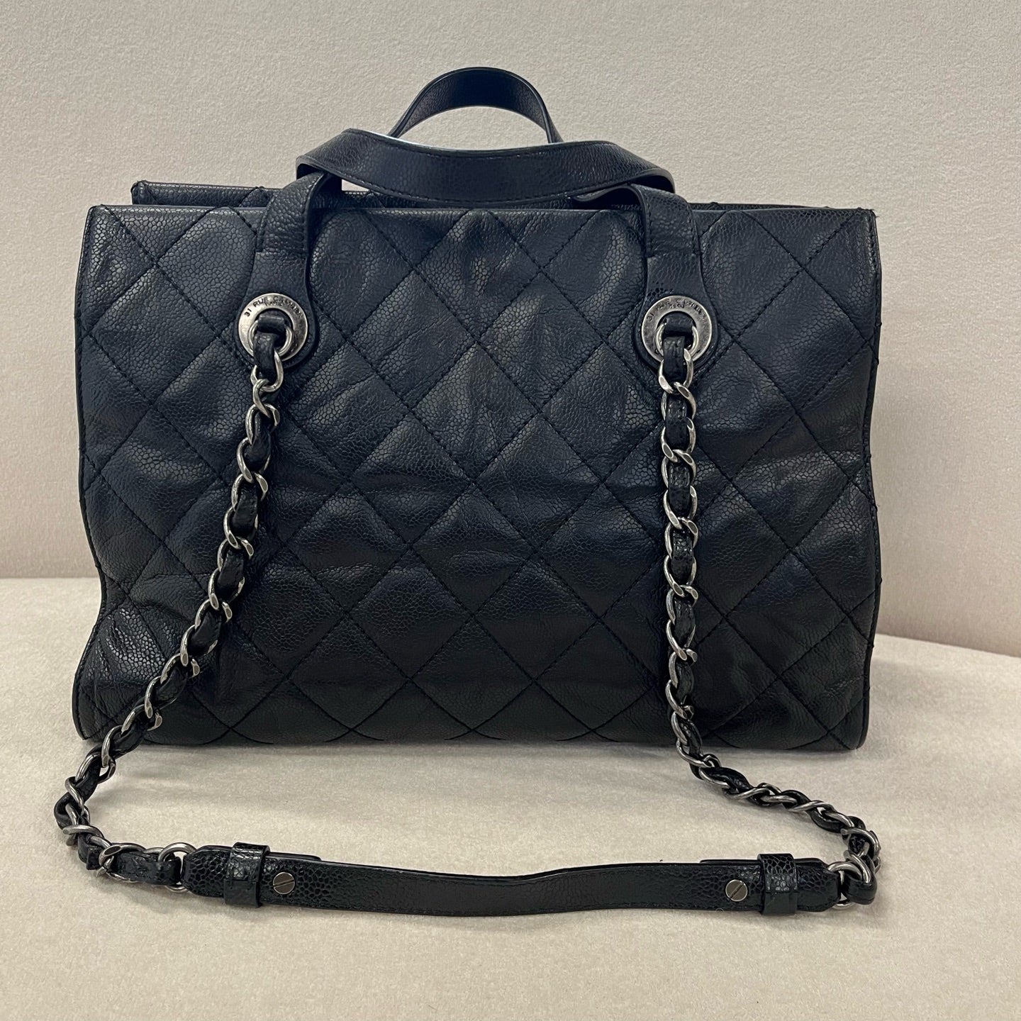 Chanel - Other - Leather - Black - (medium)
