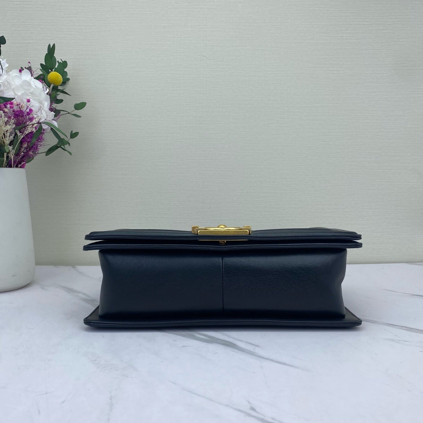 Chanel - Other - Leather - Black - (medium)