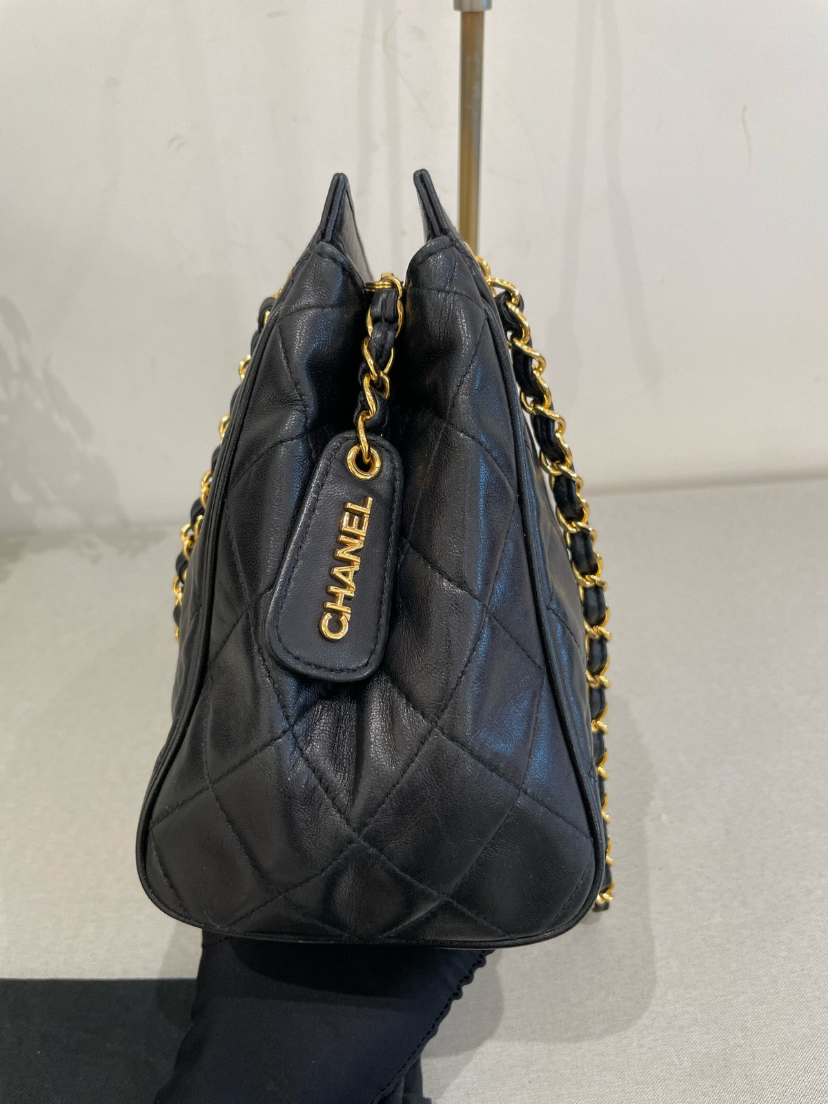 Chanel - Other - Leather - Black - (medium)