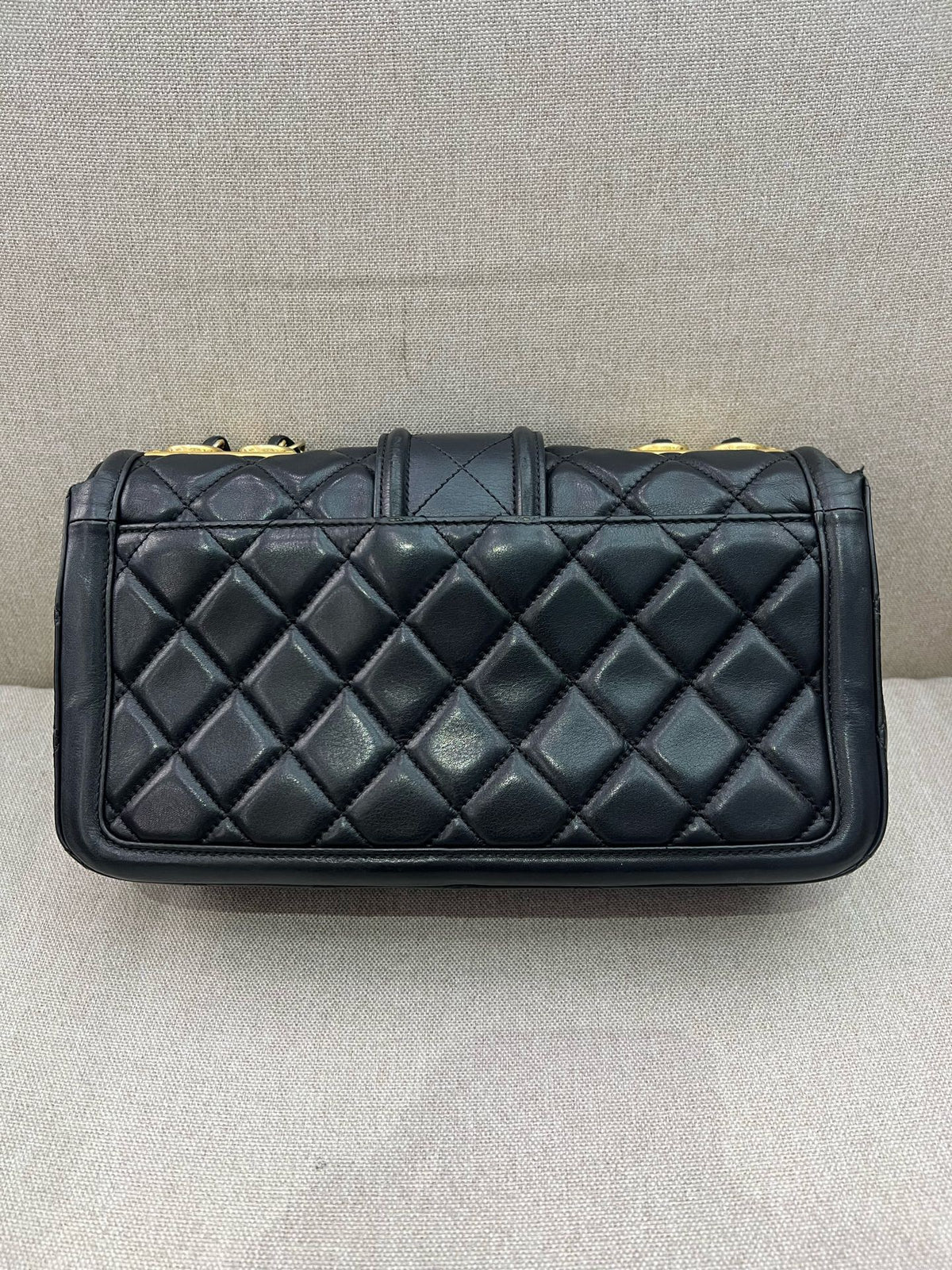 Chanel - Other - Leather - Black - (medium)