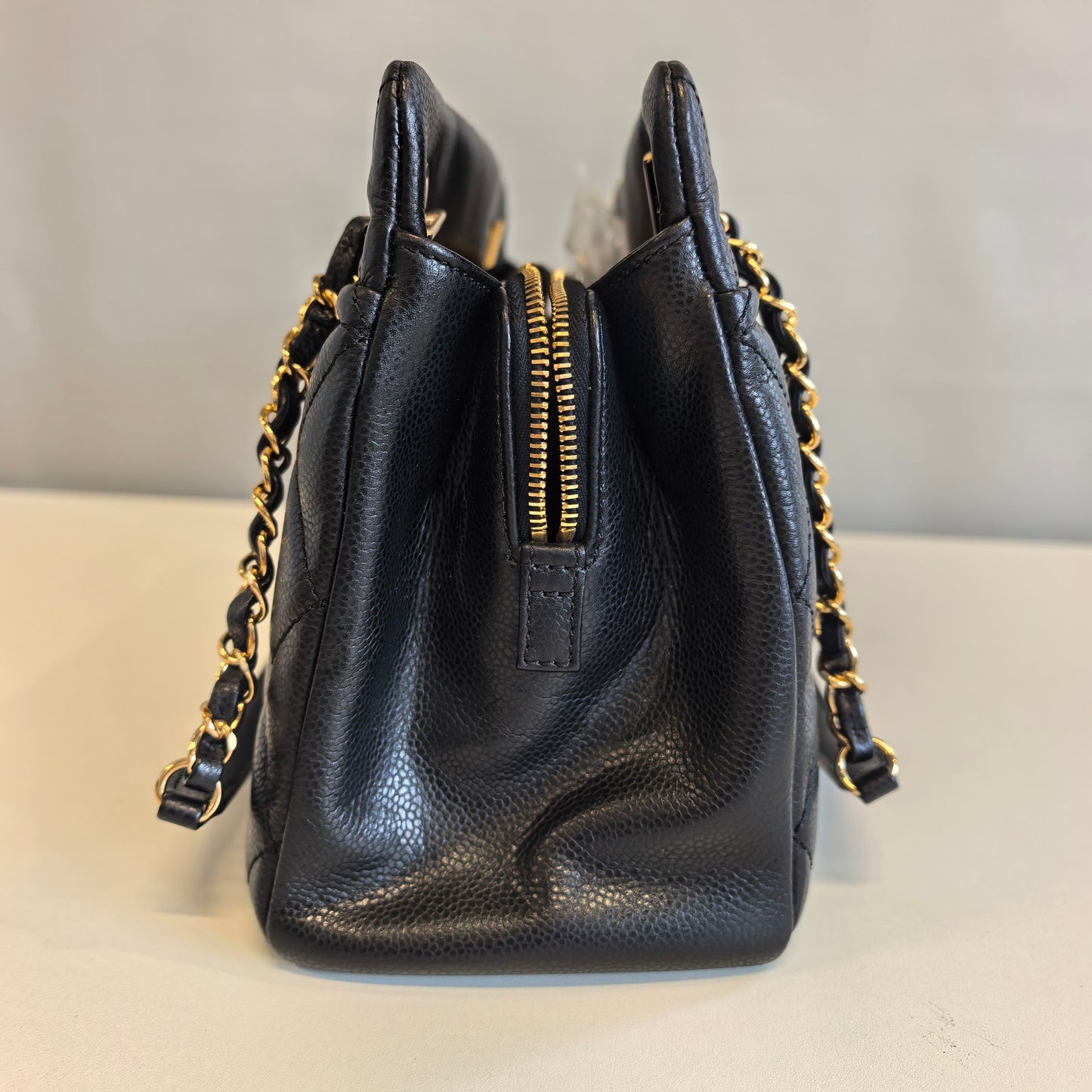 Chanel - Other - Leather - Black - (medium)