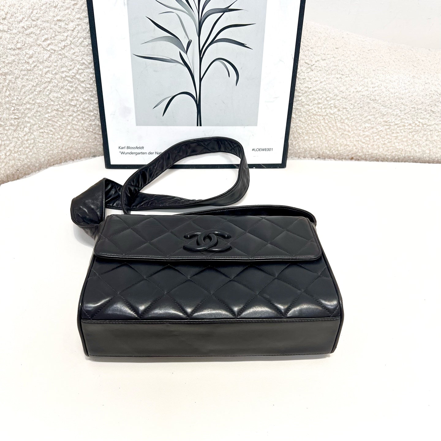 Chanel - Other - Leather - Black - (medium)