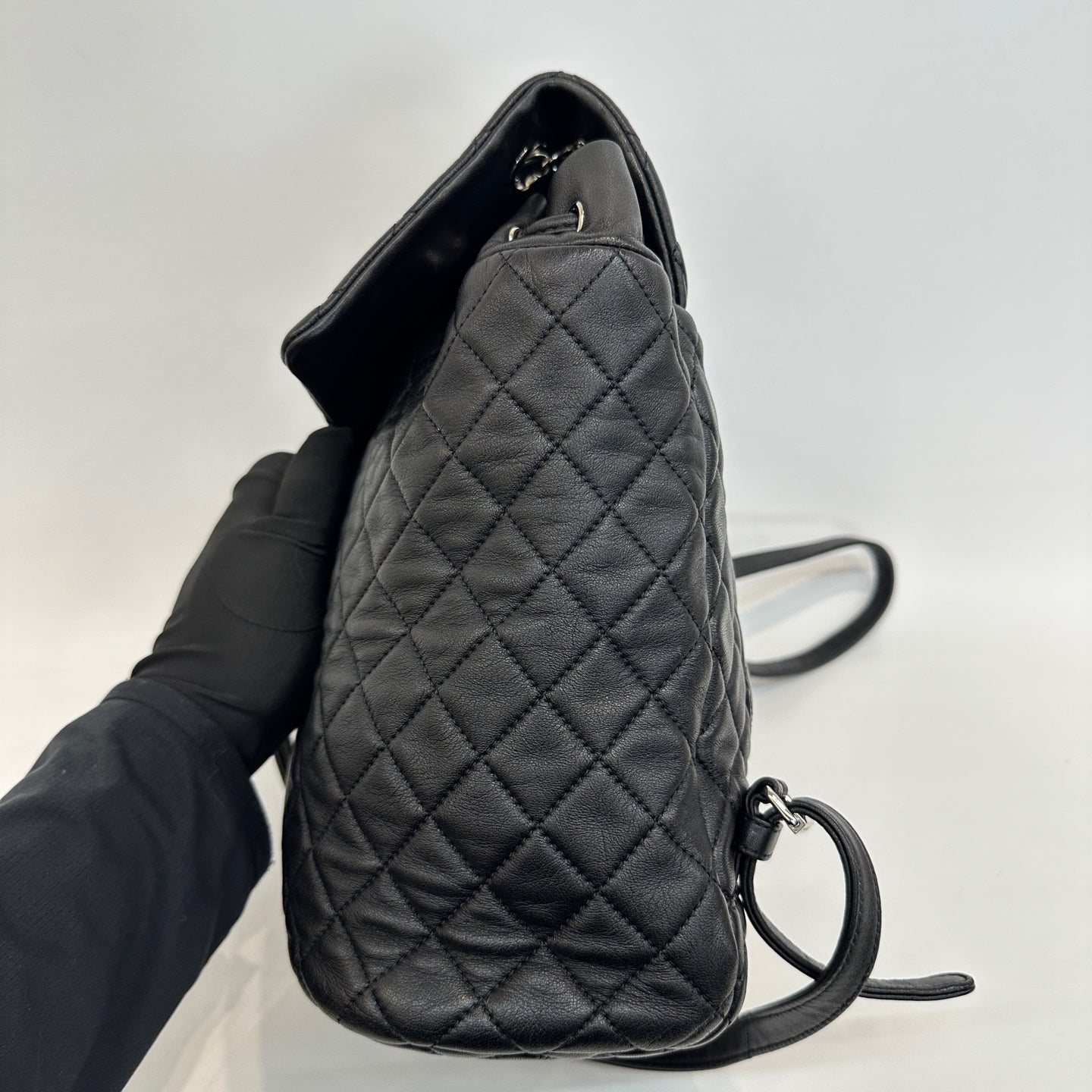 Chanel - Other - Leather - Black - (medium)